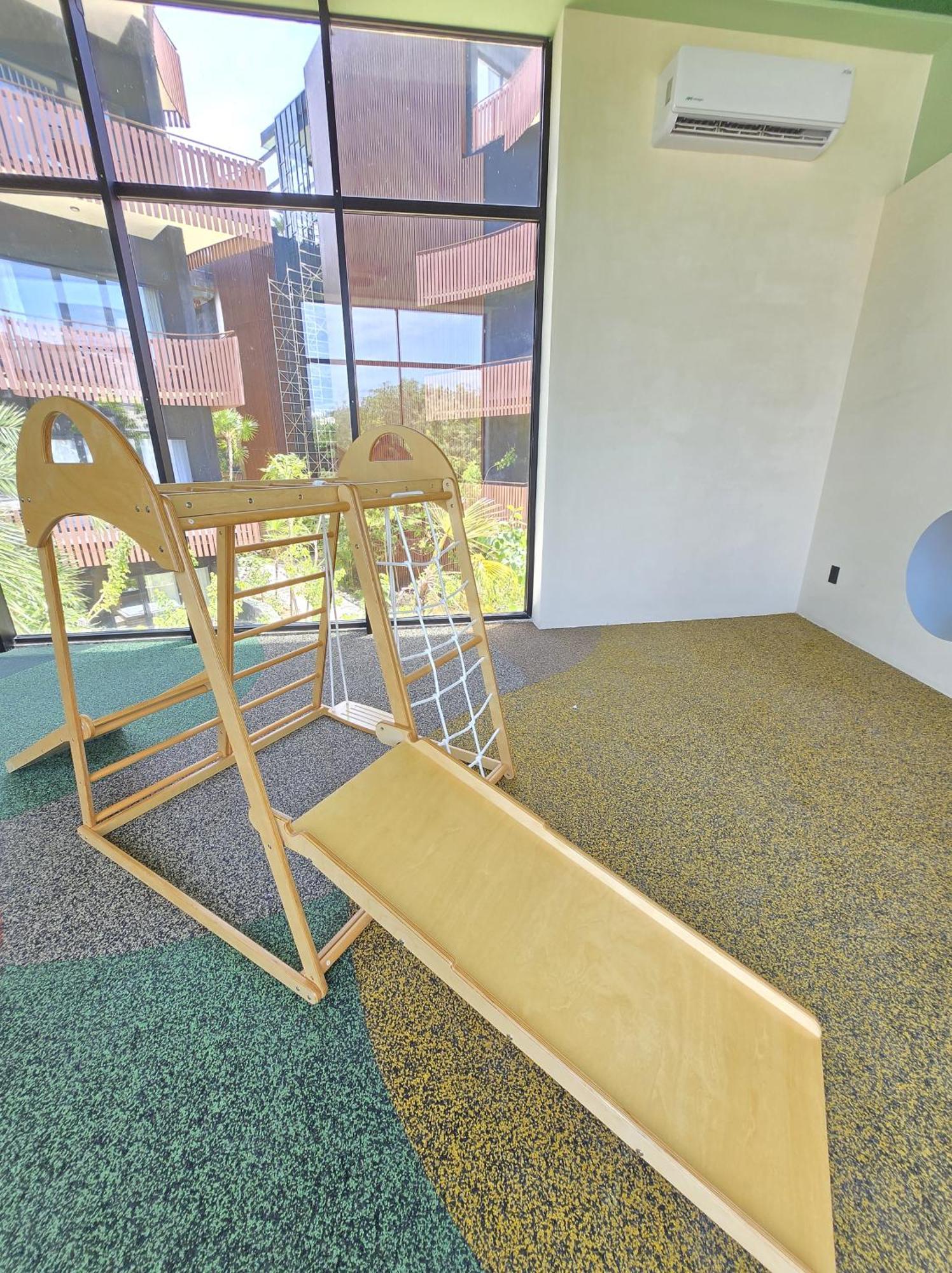 Apartment 2br - Filtered Water - Steps To Free & Jaguar Park *