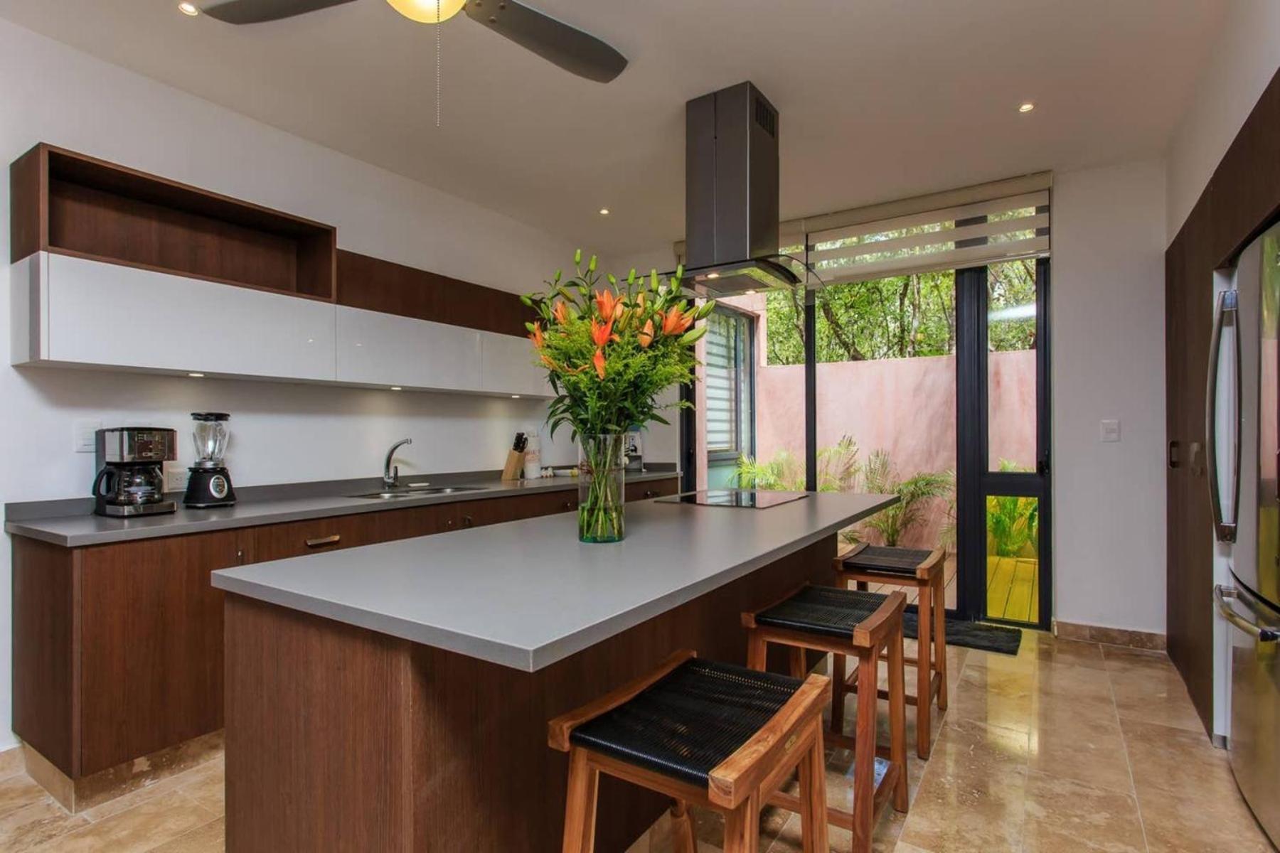 Vibrant Condo, Fiberoptic Wifi, Workspace & A Pool * Tulum