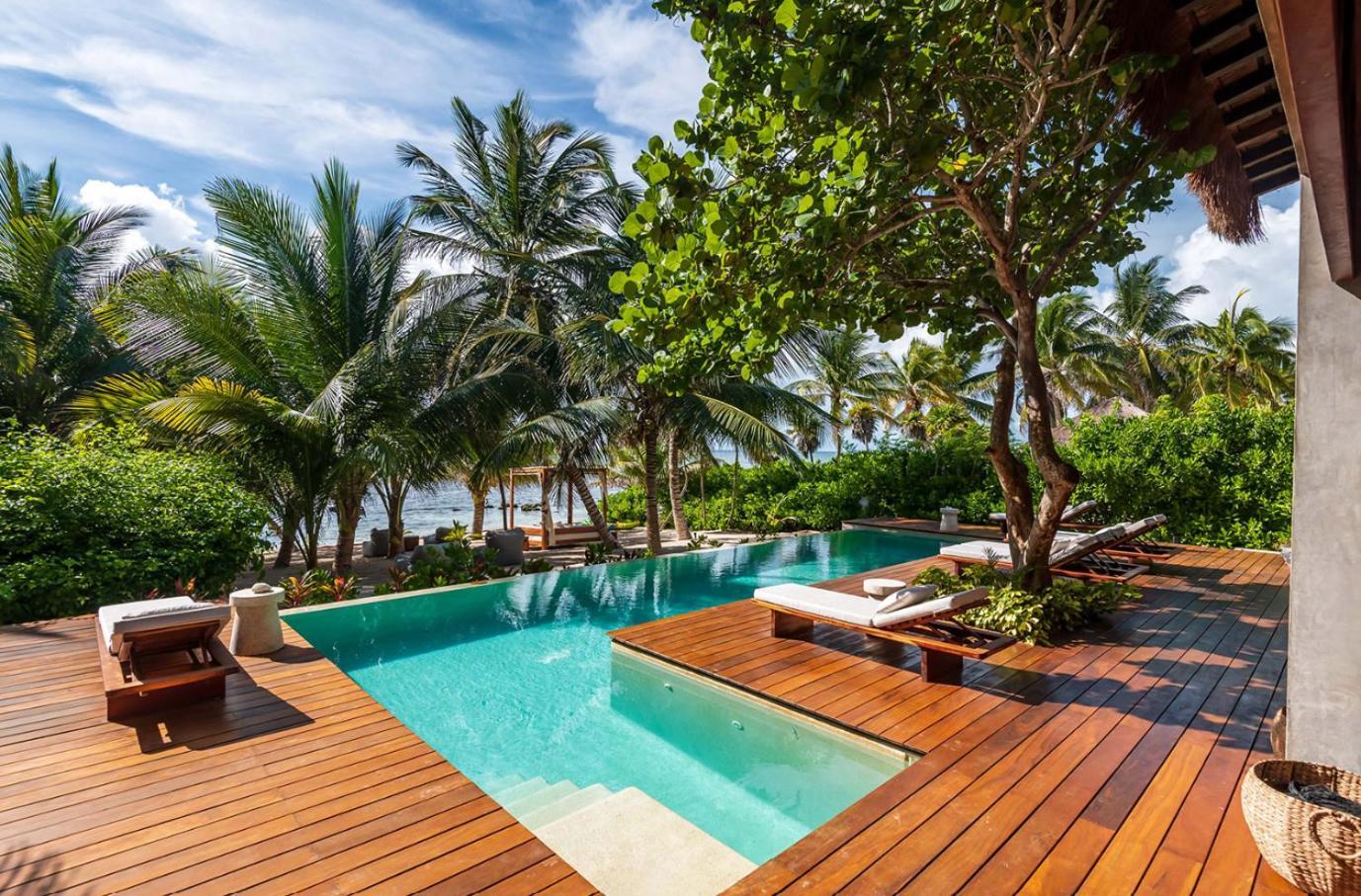 Beachfront Tankah 3 For 18 Guests! Villa *