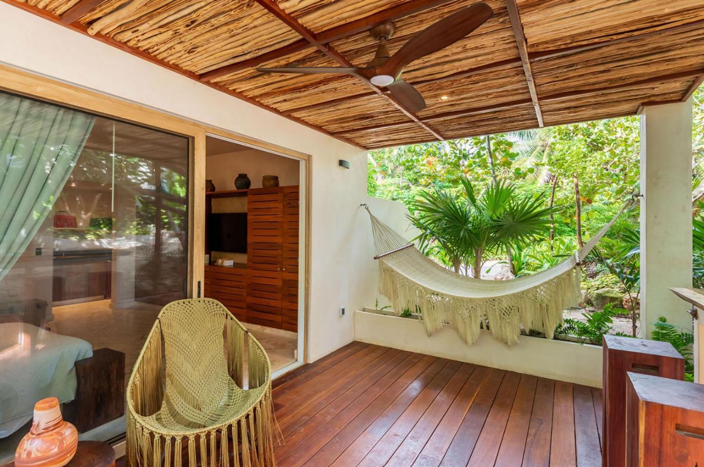 Beachfront Tankah 3 For 18 Guests!