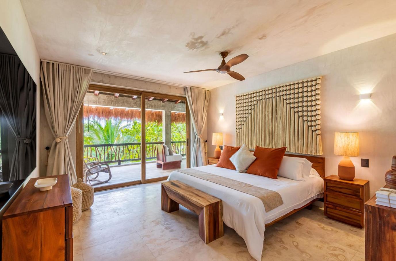 Beachfront Tankah 3 For 18 Guests! Villa Tulum