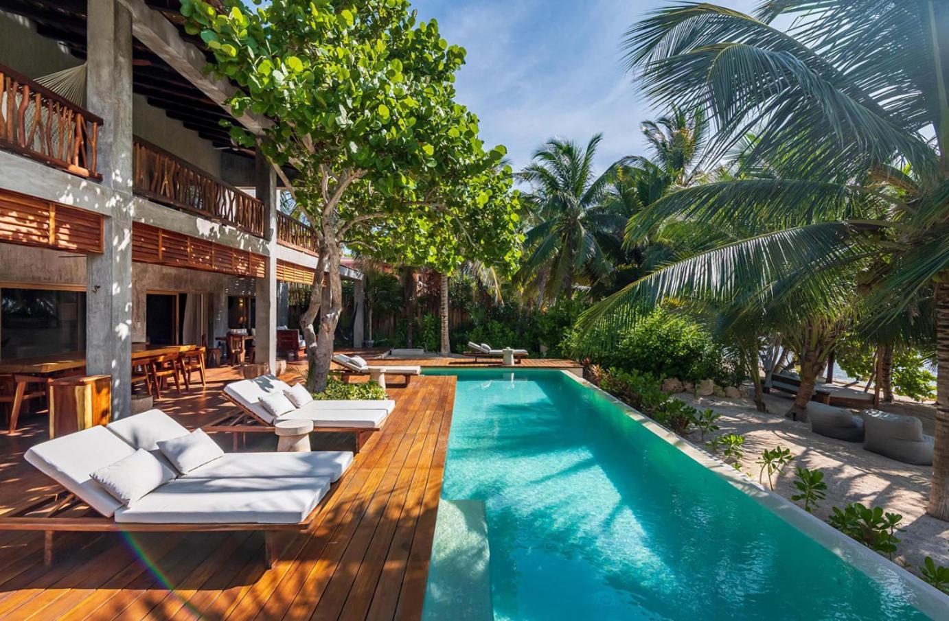 Beachfront Tankah 3 For 18 Guests! Villa