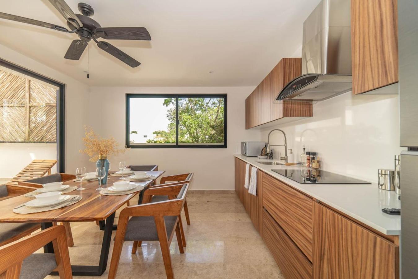 Lux 2 Bd Corner W Swim Up Pool Aldea Zama Holiday home