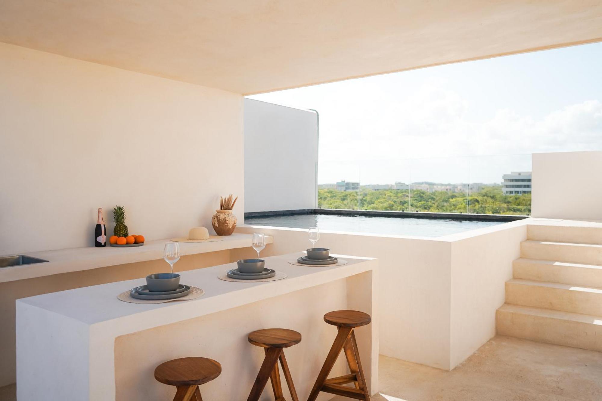 Otonomus Aparthotel Tulum