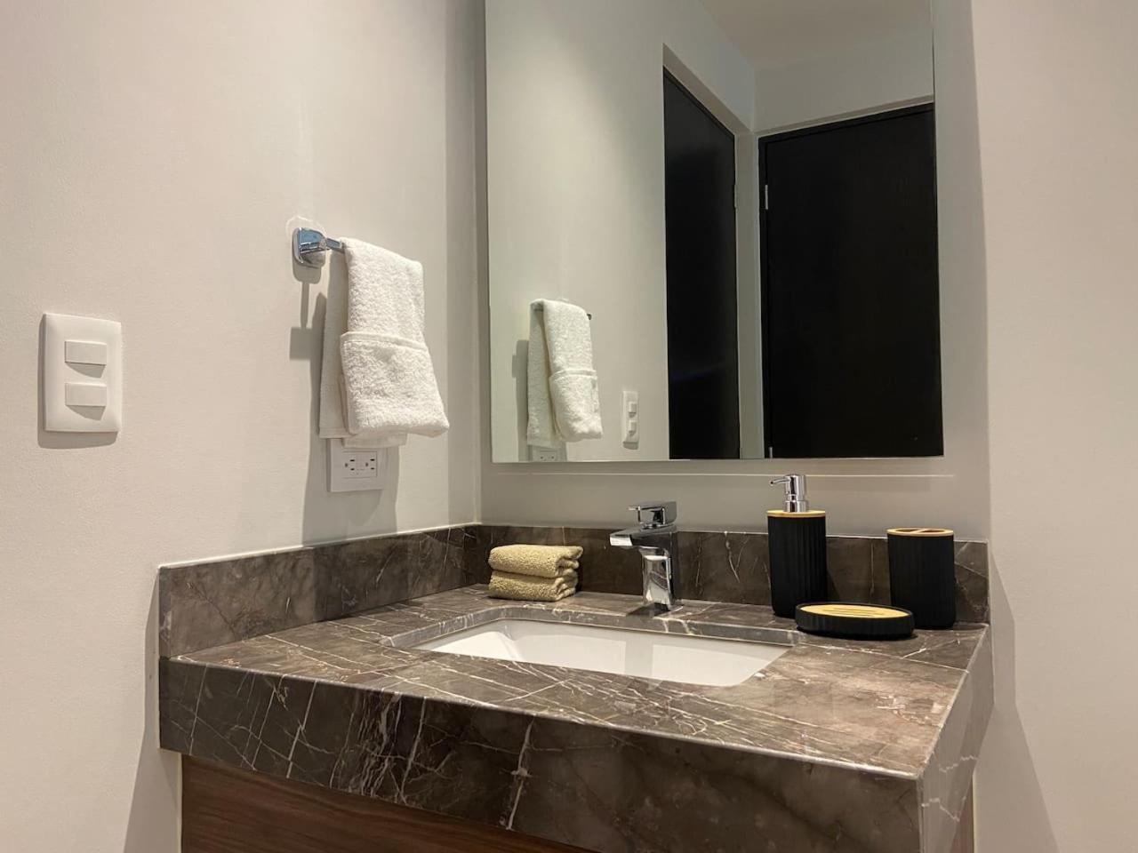 Apartment Luxe Jungle Retreat With Private Terrace & Jacuzzi In Aldea Zama