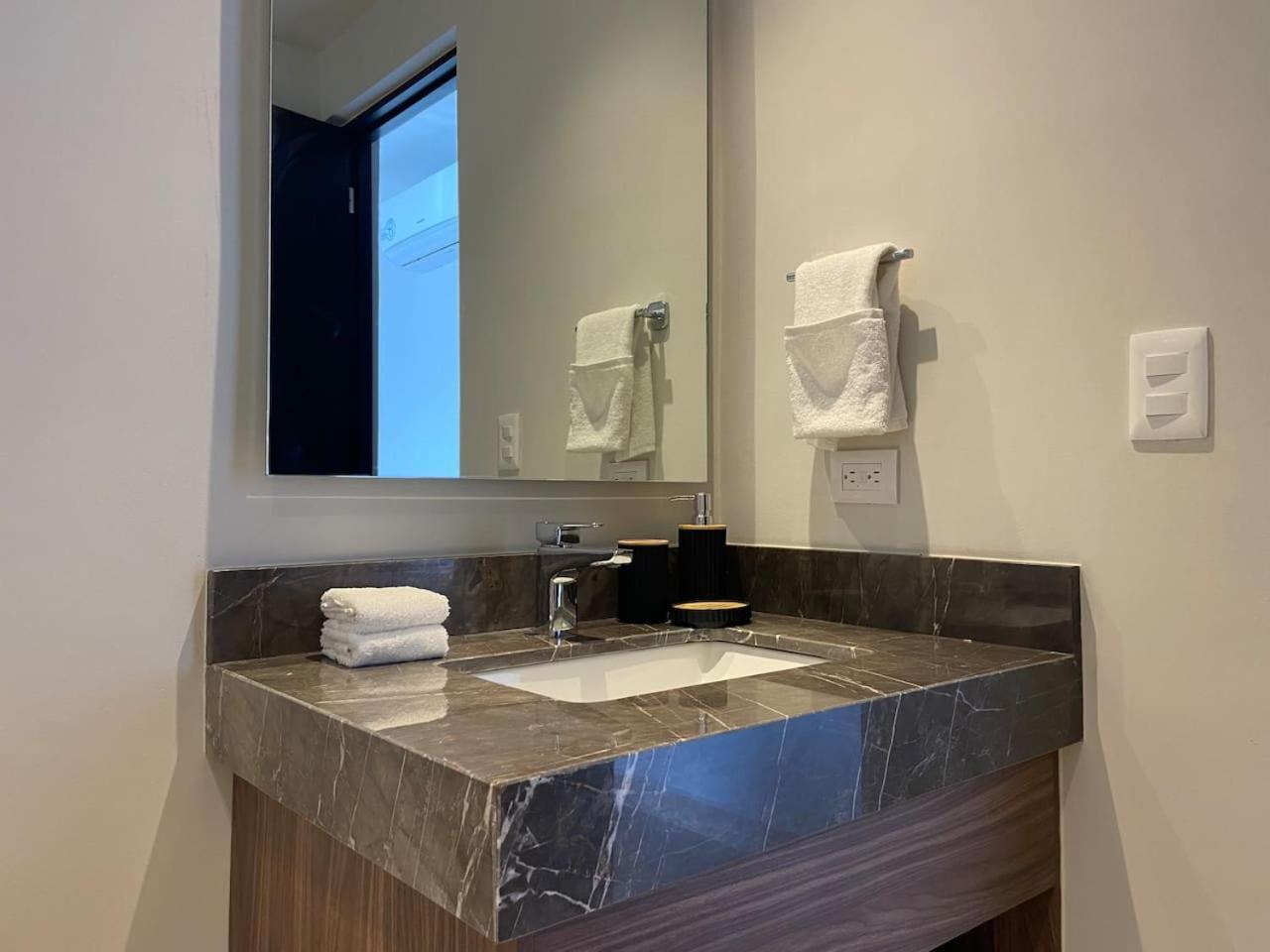 Luxe Jungle Retreat With Private Terrace & Jacuzzi In Aldea Zama Apartment *