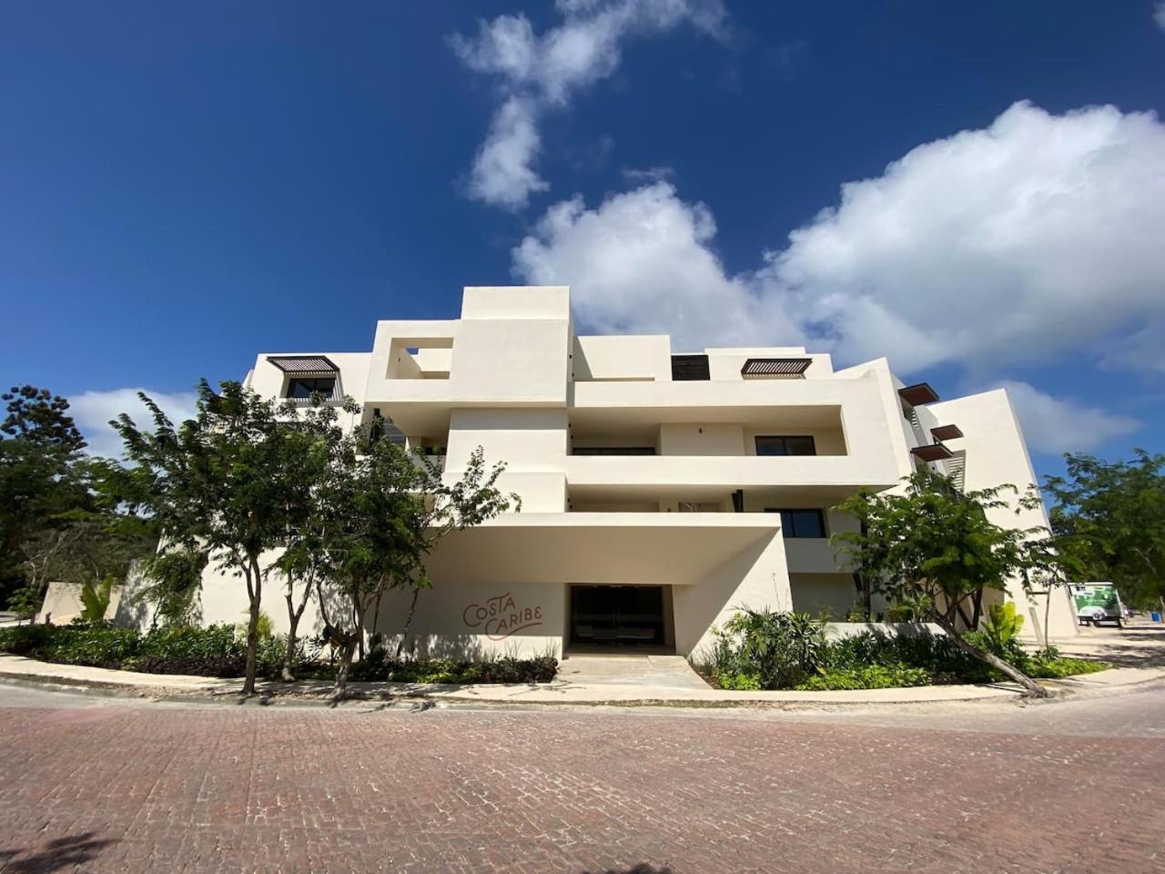 Luxe Jungle Retreat With Private Terrace & Jacuzzi In Aldea Zama Apartment