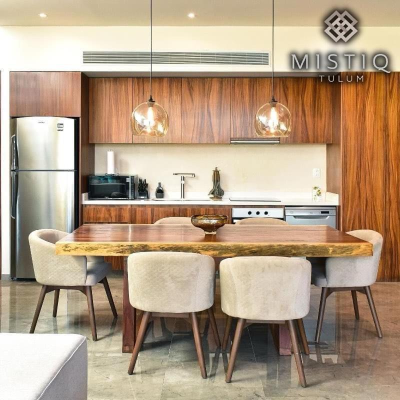 Plunge Pool Duplex Ph With Club Shuttle And Gym Apartment