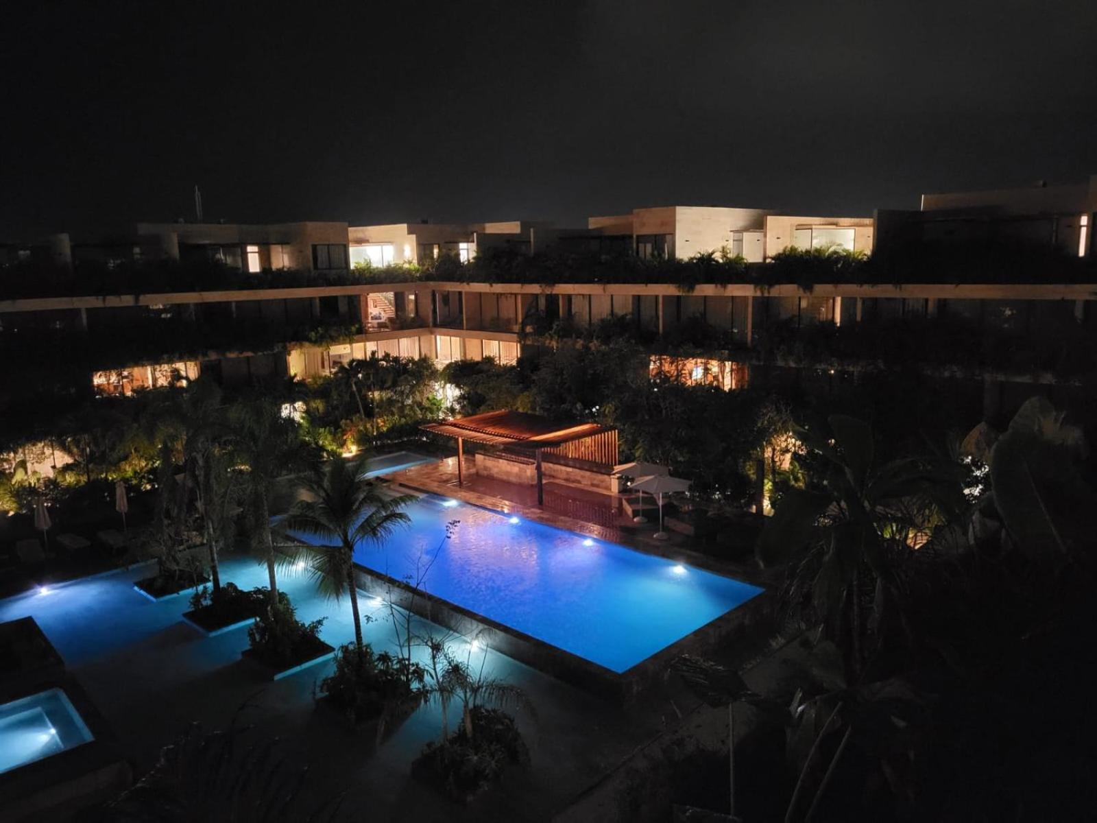 Plunge Pool Duplex Ph With Club Shuttle And Gym