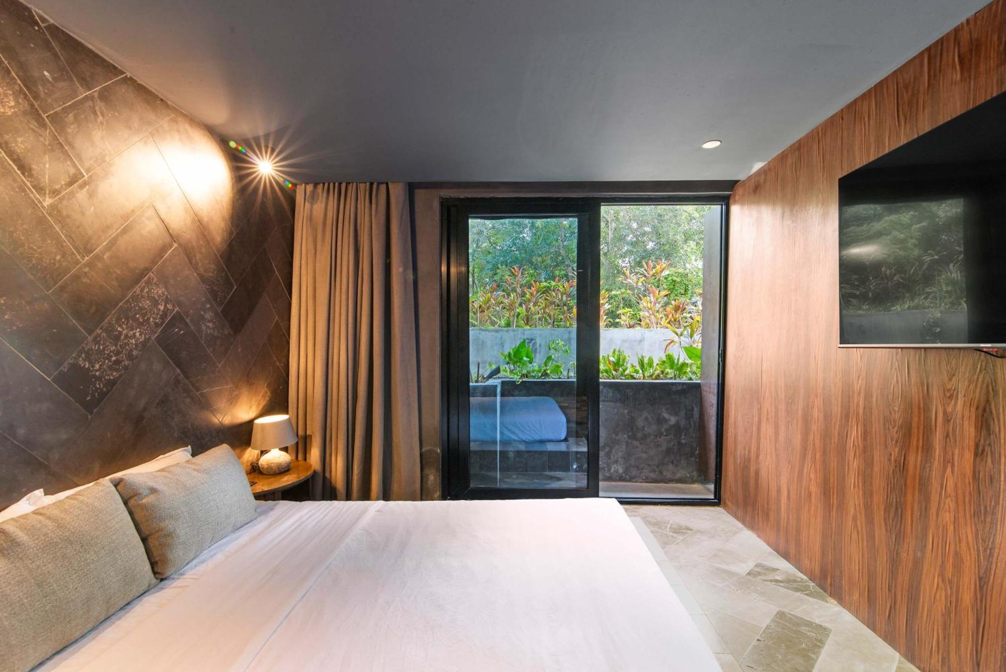 4br Design - Private Pool - Barneys Holiday home