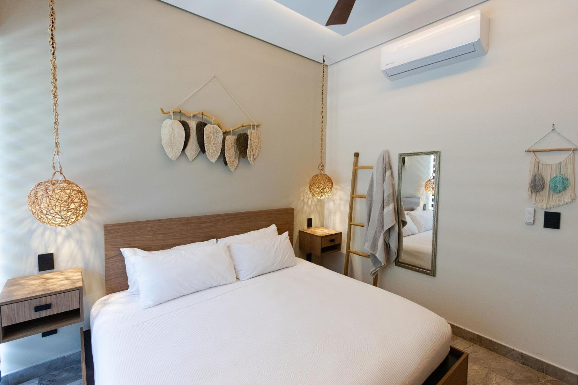 Escape - Private Tub, Free Bikes & Apartment *