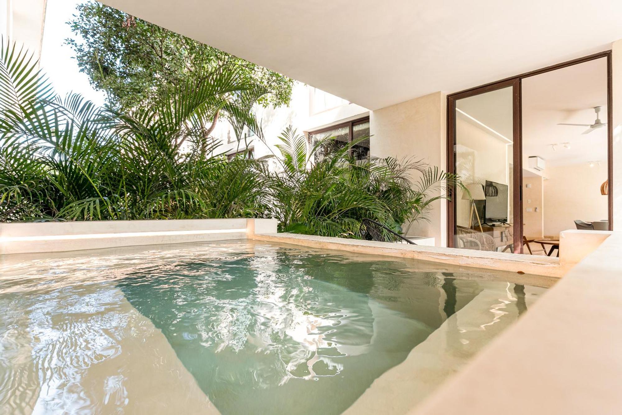 204 Hidden Gem In The Heart Of W/ Huge Private Terrace And Pool For 6 Pax Apartment