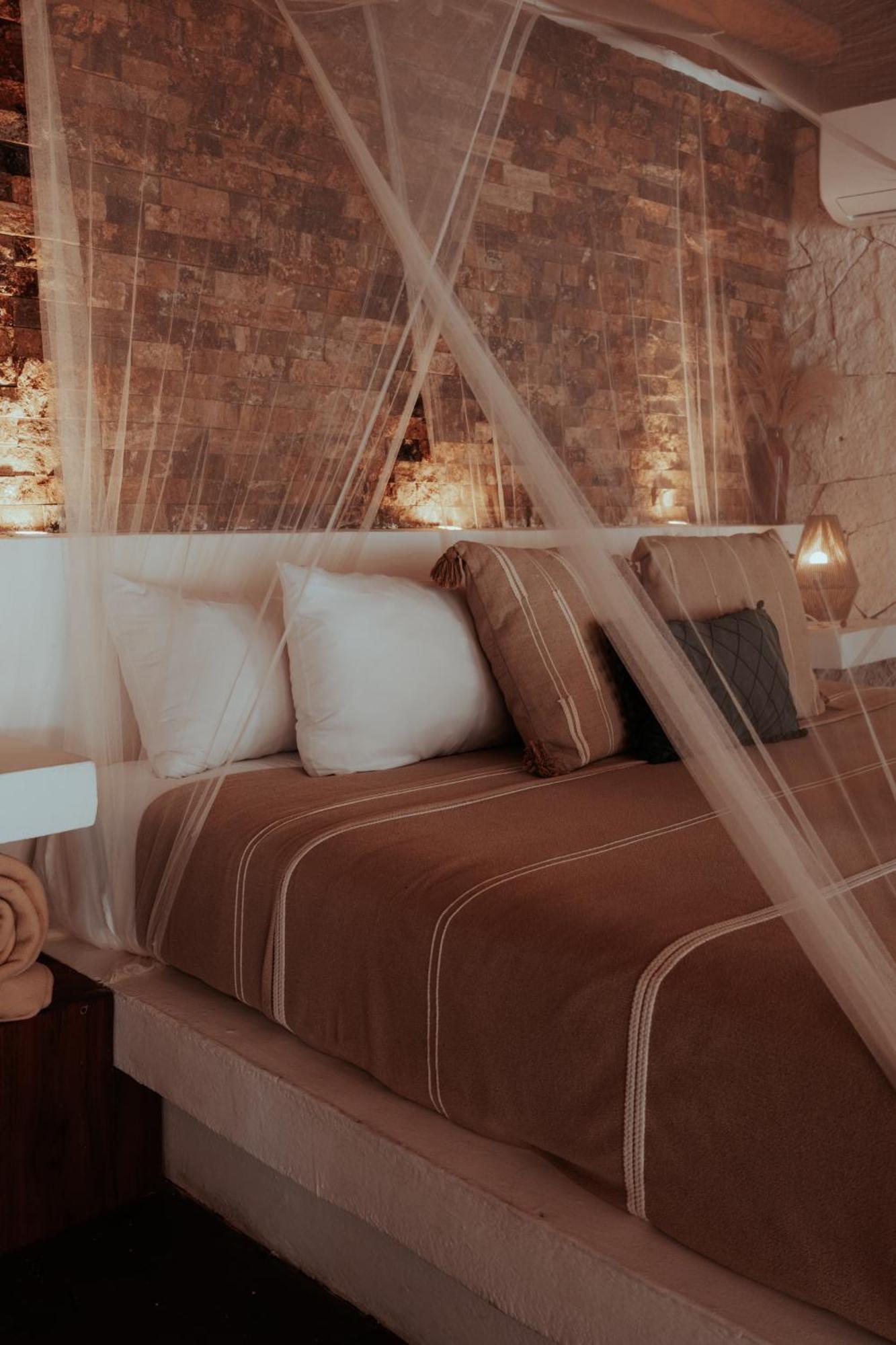 Hotel Niken Beachfront 4*