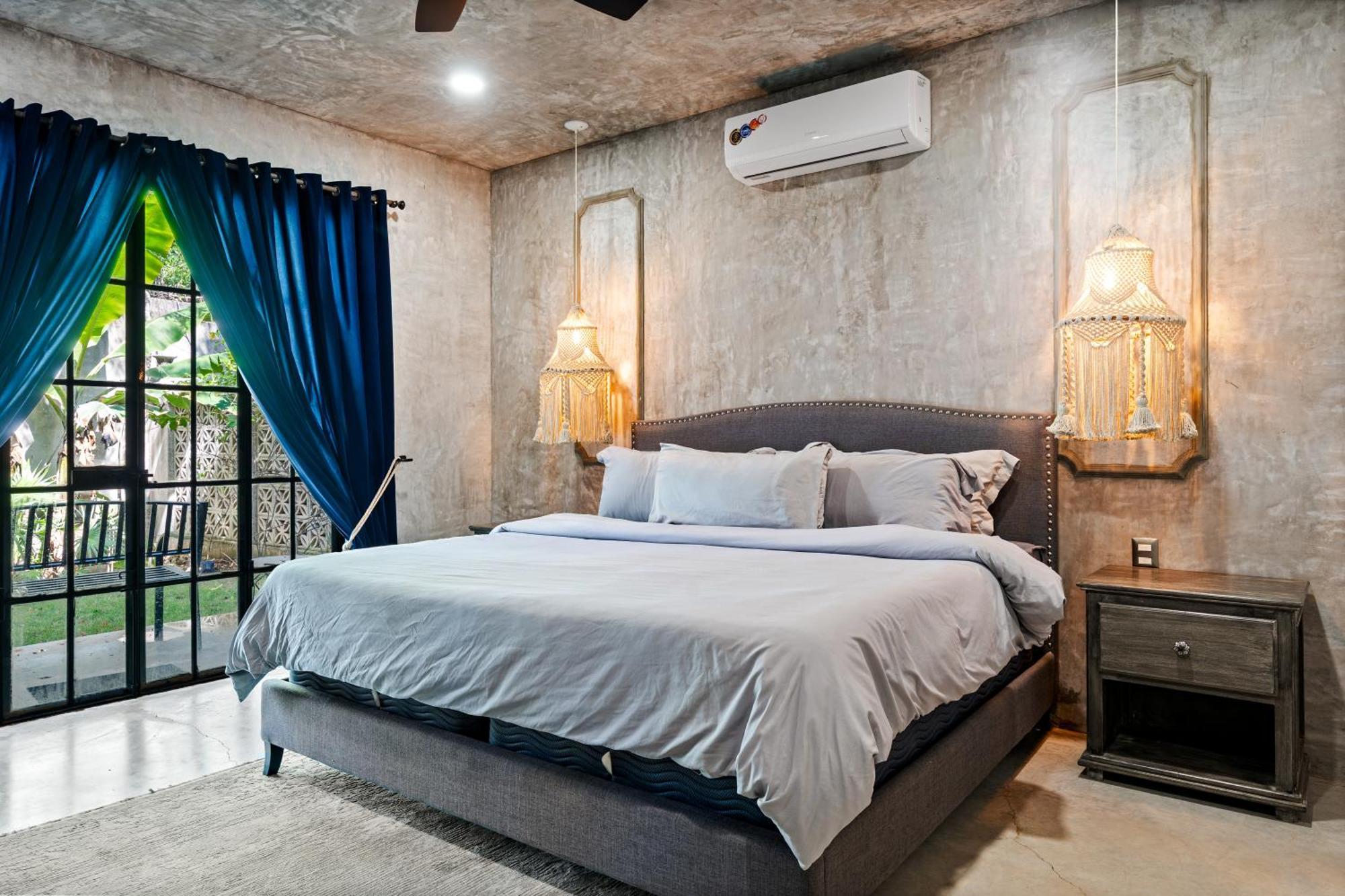 Casa Halo - Mansion, Nightclub, Pool, Sonos, Gated, Staff