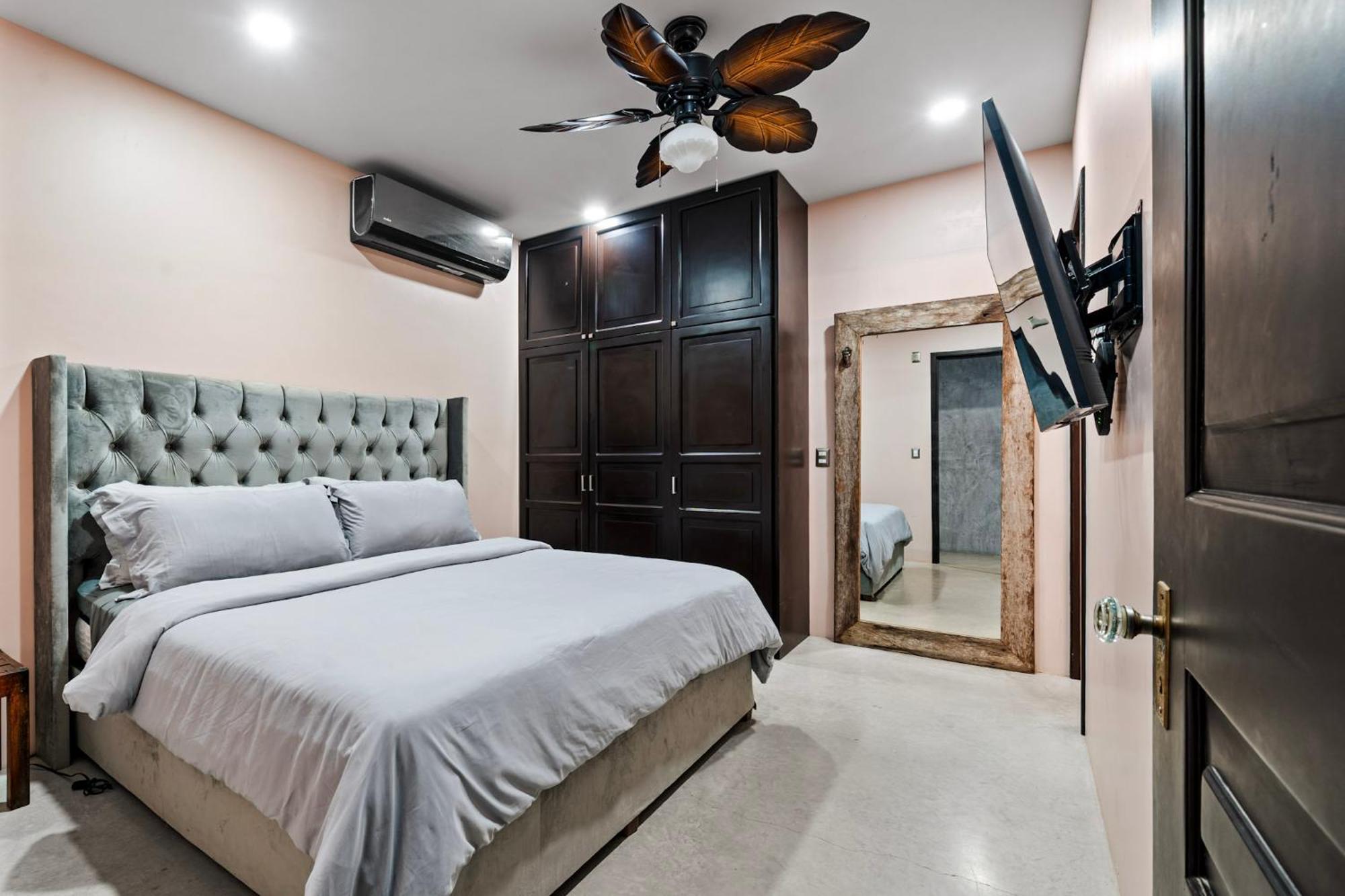 Casa Halo - Mansion, Nightclub, Pool, Sonos, Gated, Staff Villa *