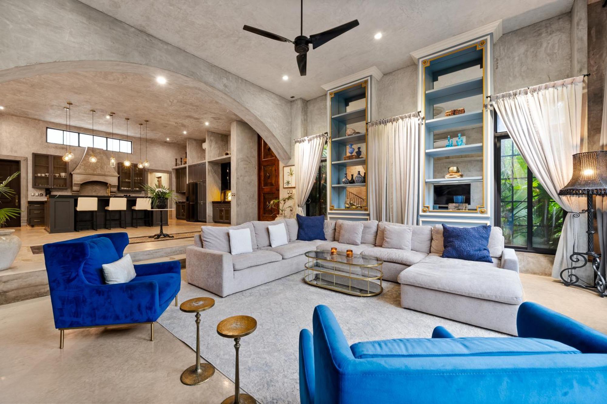 Casa Halo - Mansion, Nightclub, Pool, Sonos, Gated, Staff *