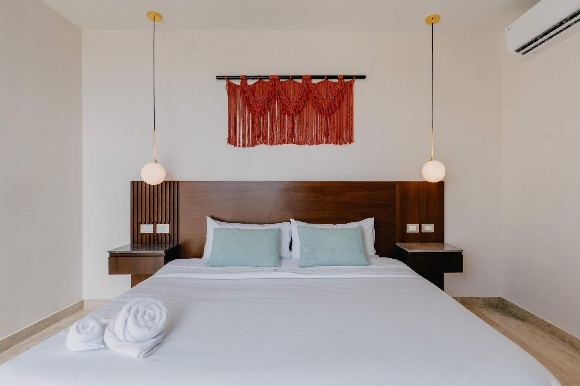 Luxury Penthouse Private Rooftop Pool Concierge Apartment