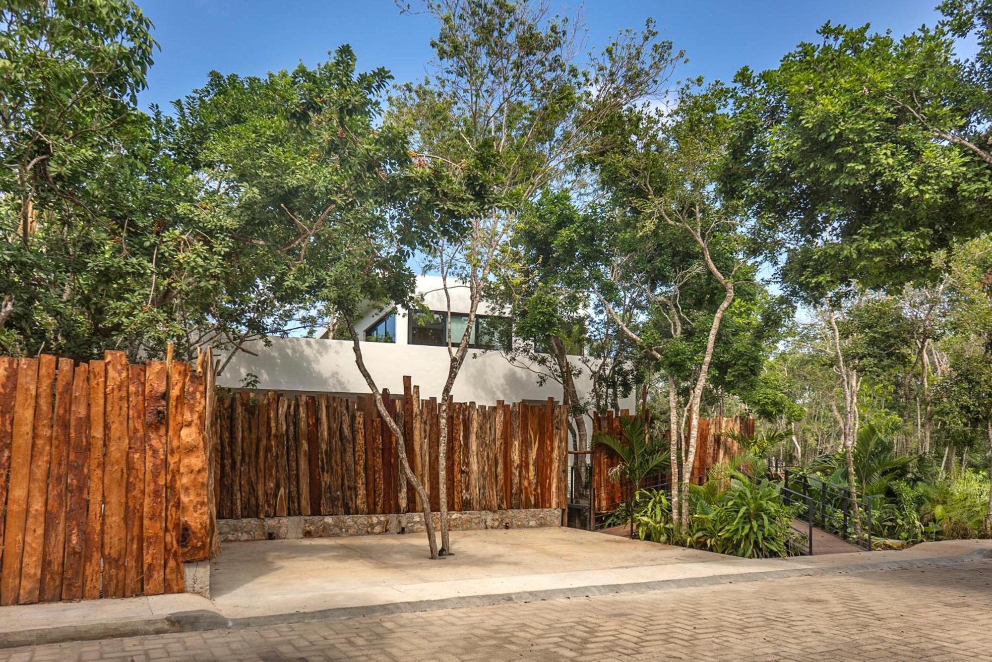 Casa Sabal - Luxury Villa, 5 Suites, Gated Community, Concierge Villa