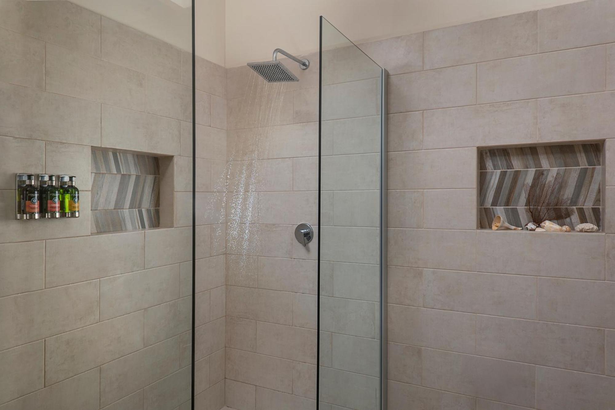 Wonderful Tropical 3br, Garden, Private Pool. *