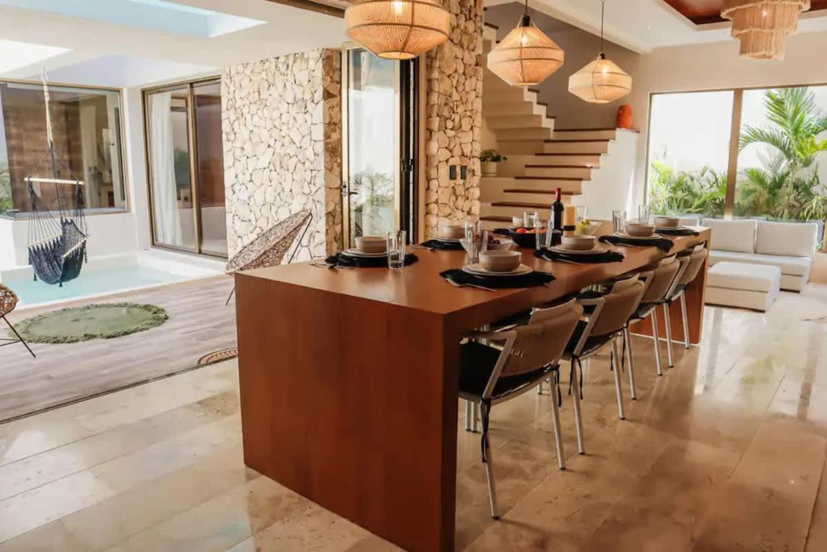 Spacious 4br With Private Pool & Lush Courtyard In Villa