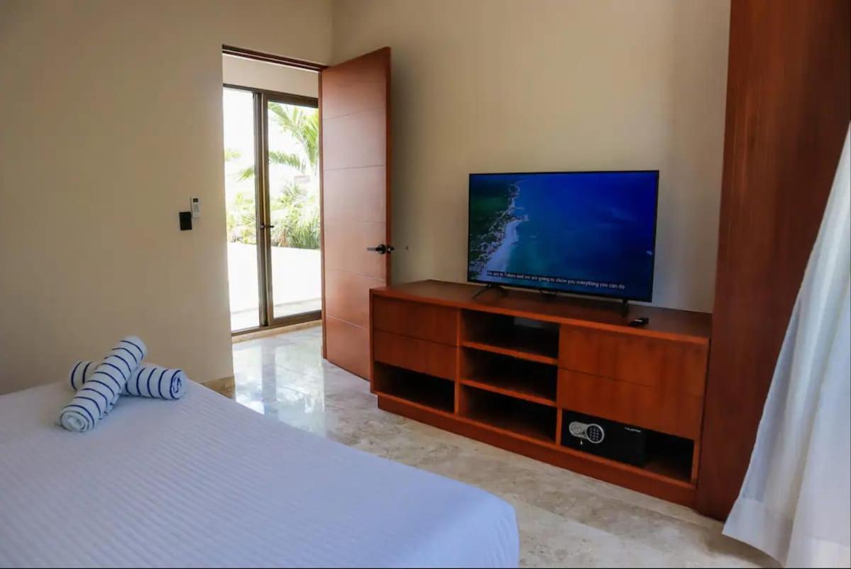 Villa Spacious 4br With Private Pool & Lush Courtyard In Tulum