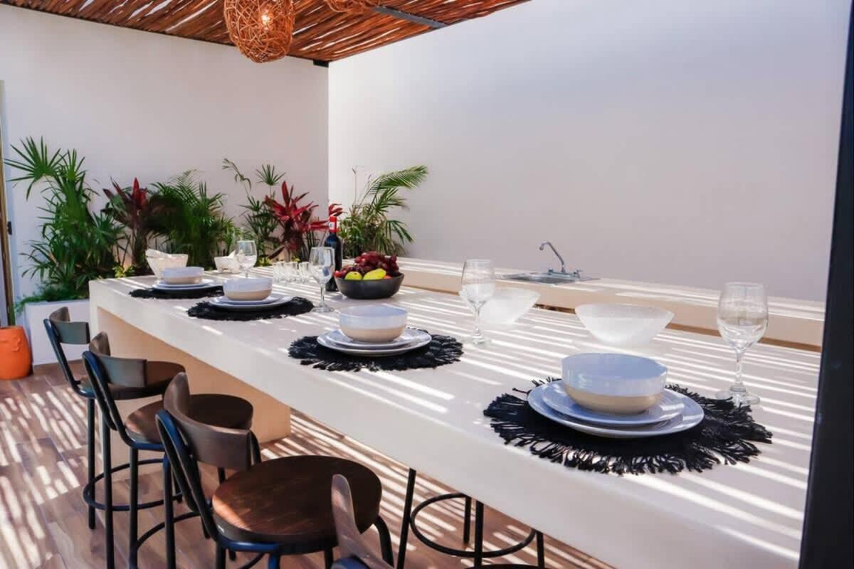 Villa Spacious 4br With Private Pool & Lush Courtyard In *