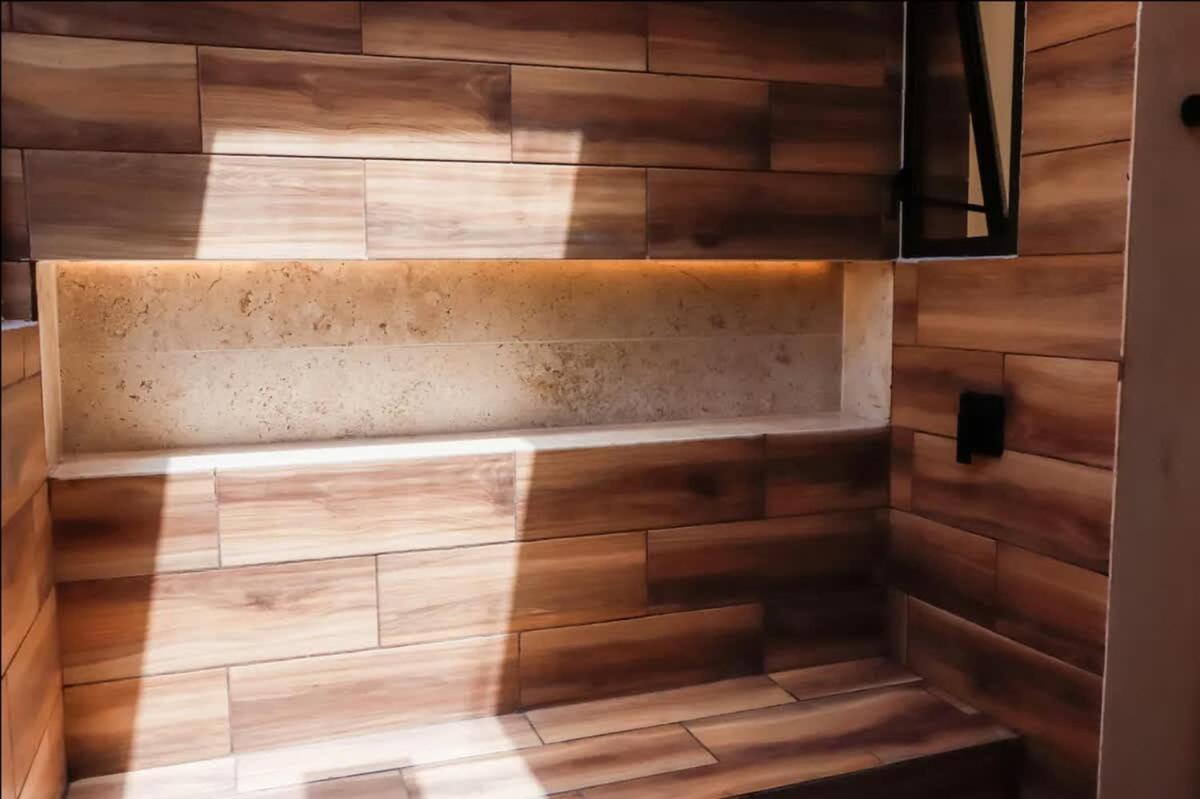 Villa Spacious 4br With Private Pool & Lush Courtyard In *