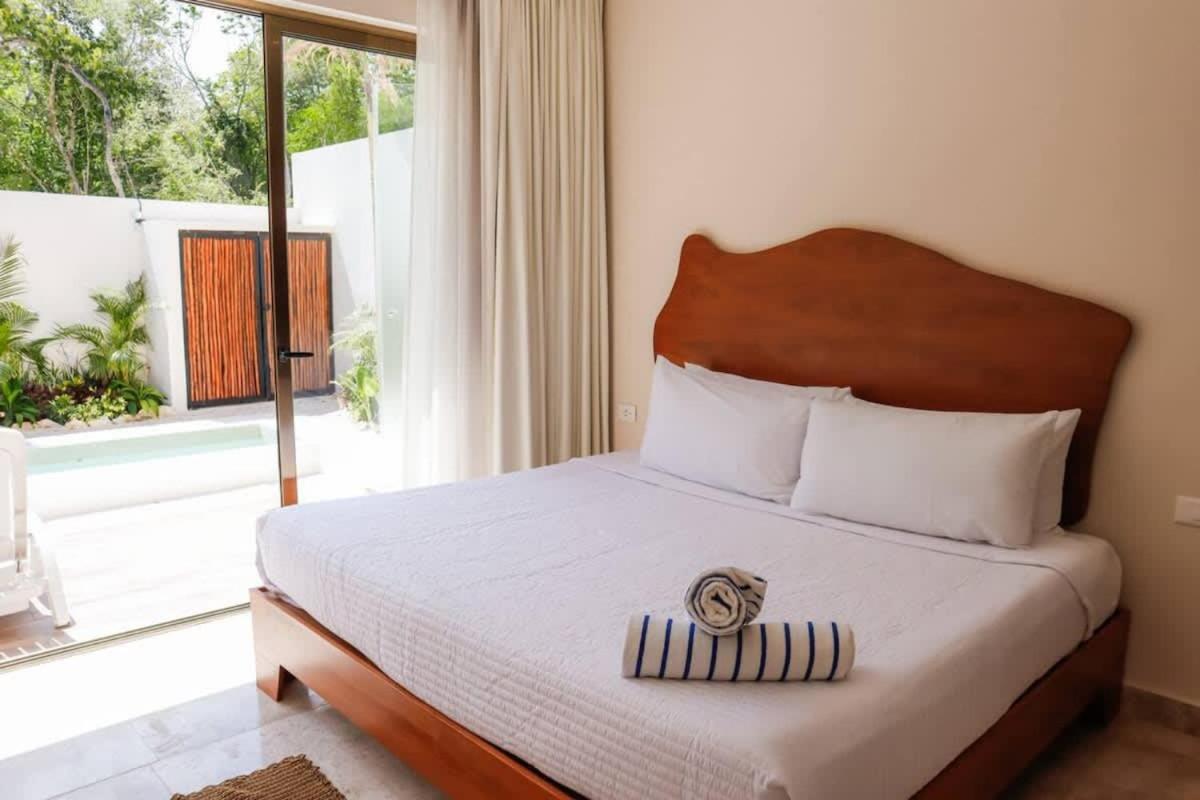 Villa Spacious 4br With Private Pool & Lush Courtyard In *