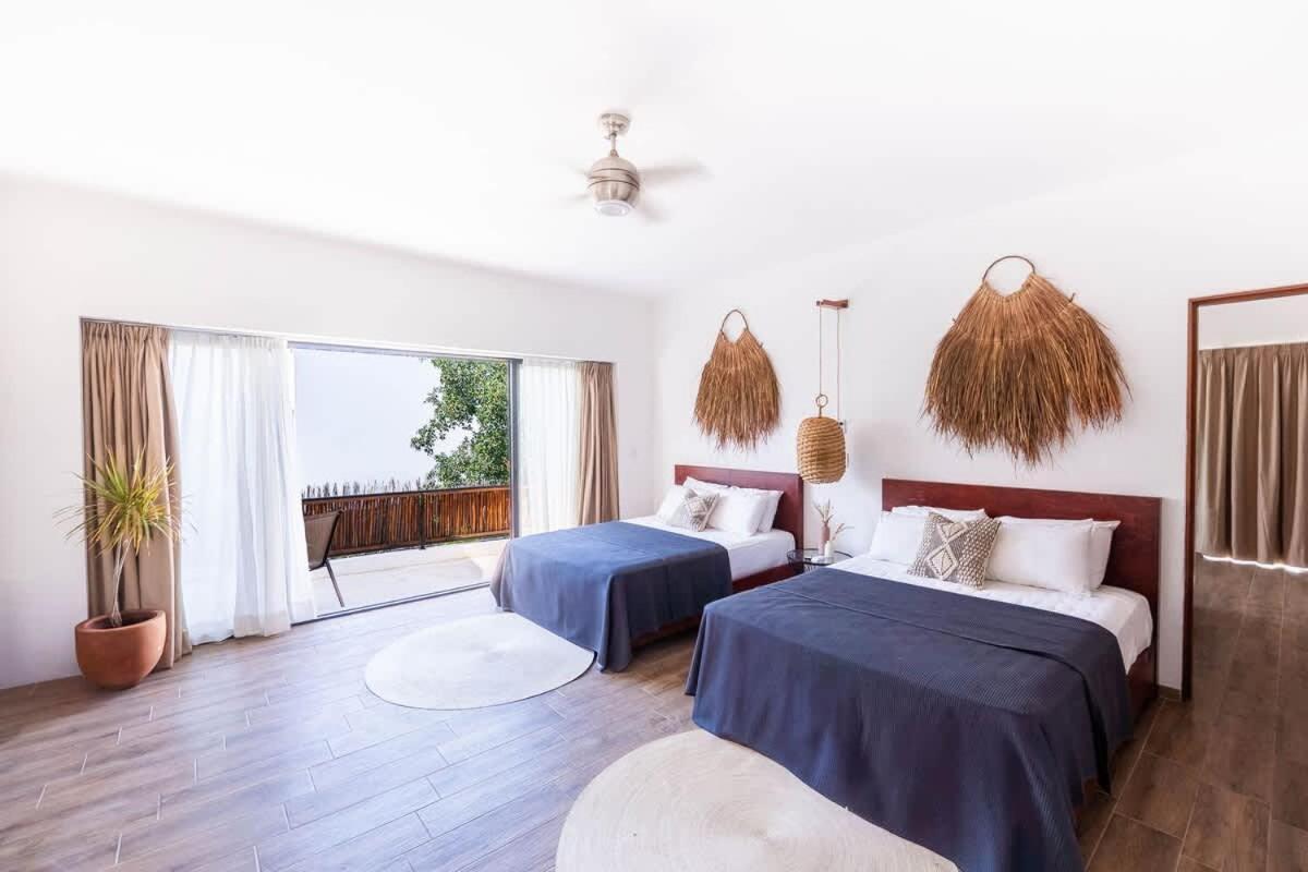 18-bed 9bd - Pool & Kitchen - Full Concierge Inn