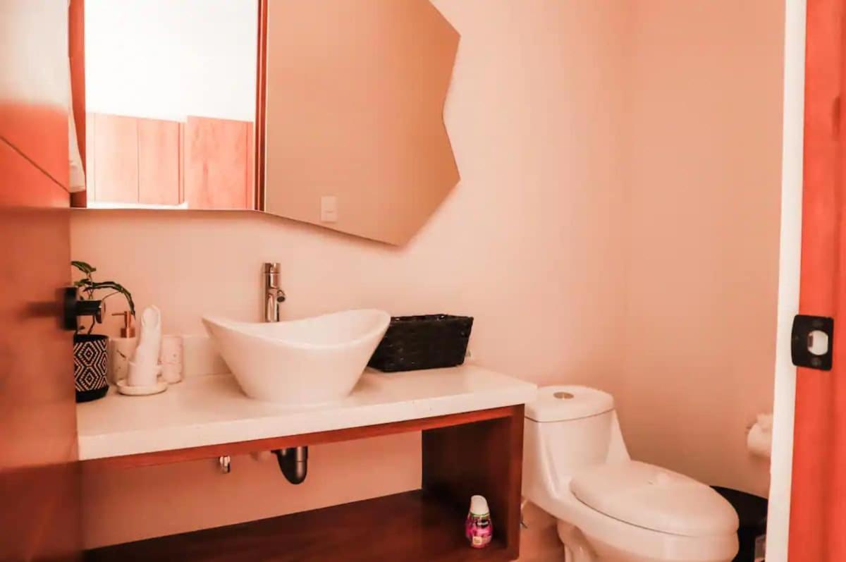 Spacious 4br With Private Pool & Lush Courtyard In *