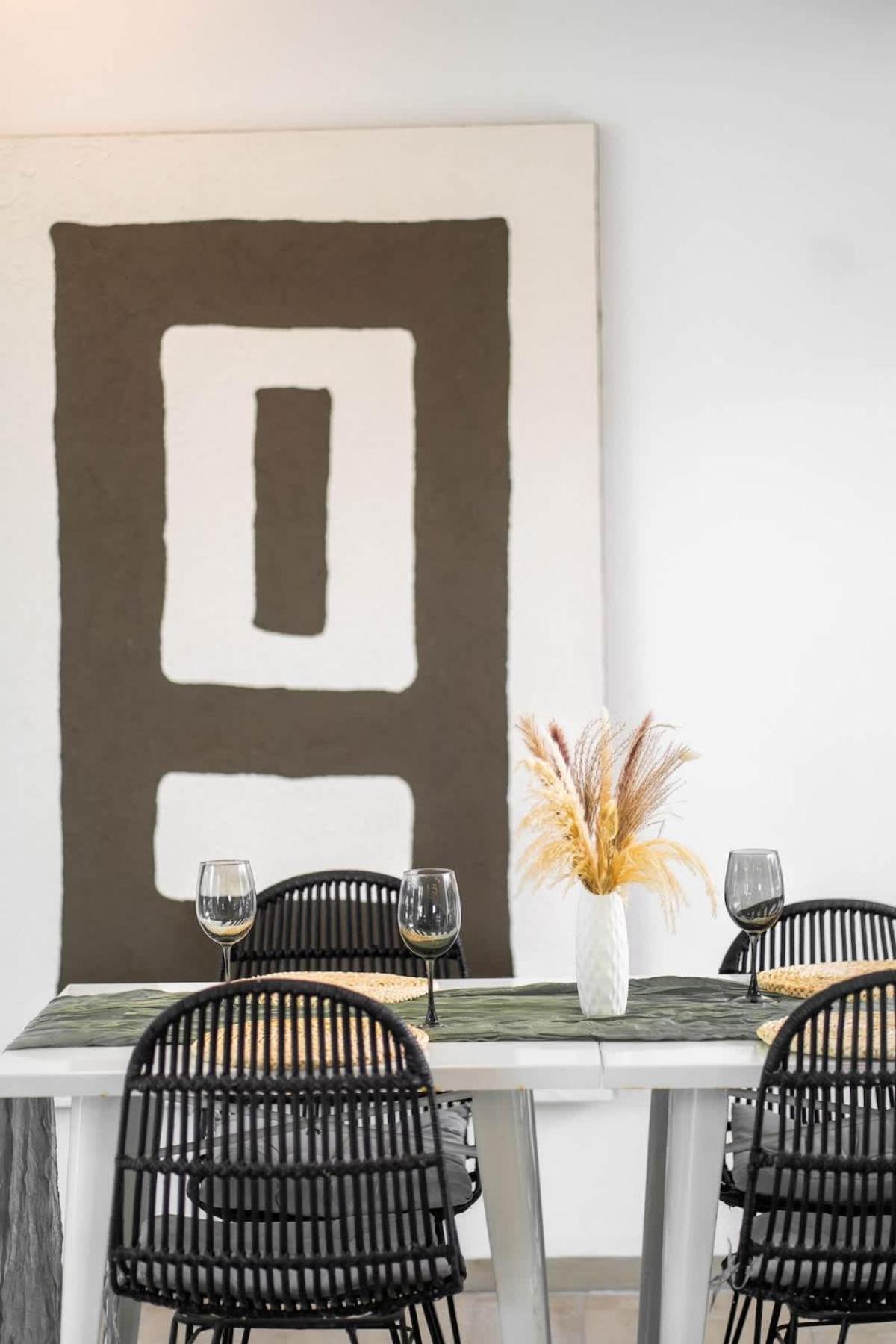 Inn 18-bed 9bd - Pool & Kitchen - Full Concierge *