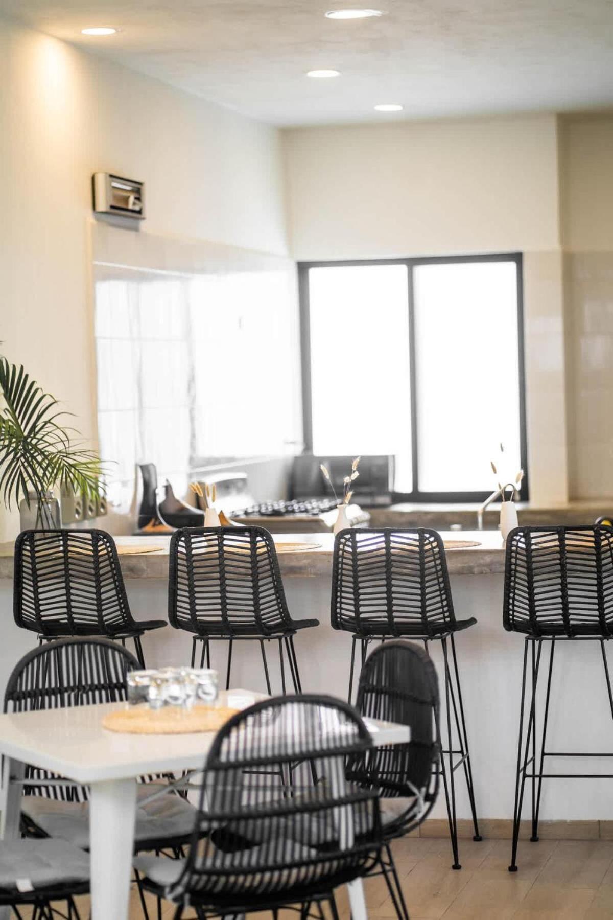 18-bed 9bd - Pool & Kitchen - Full Concierge Inn *