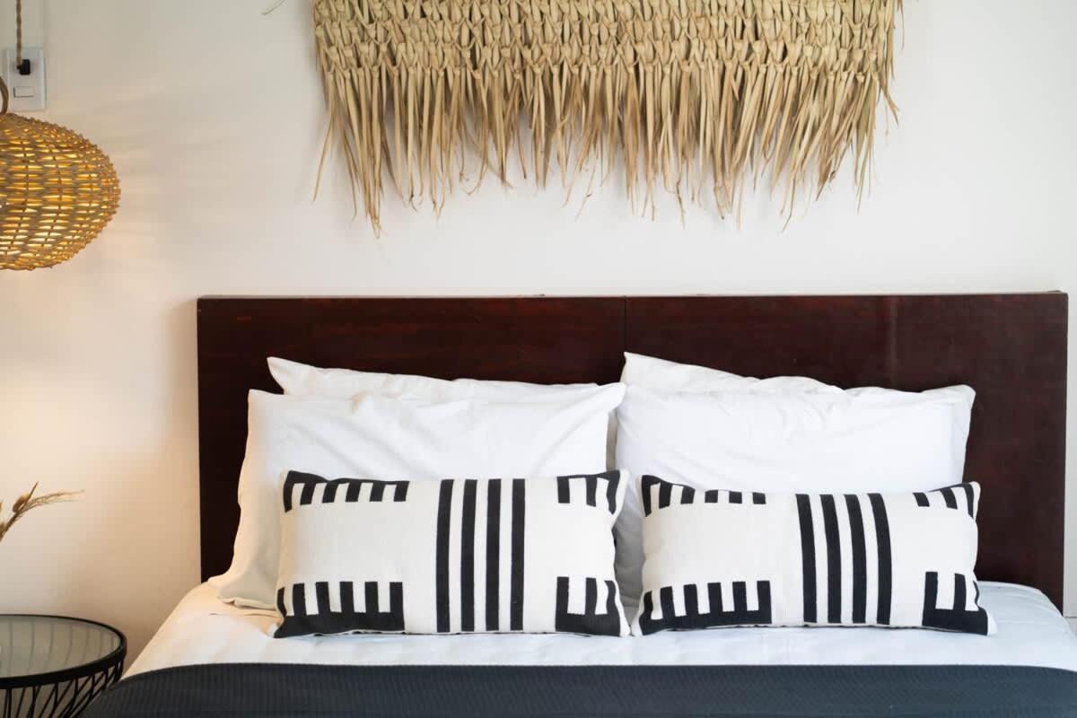 18-bed 9bd - Pool & Kitchen - Full Concierge Inn Tulum