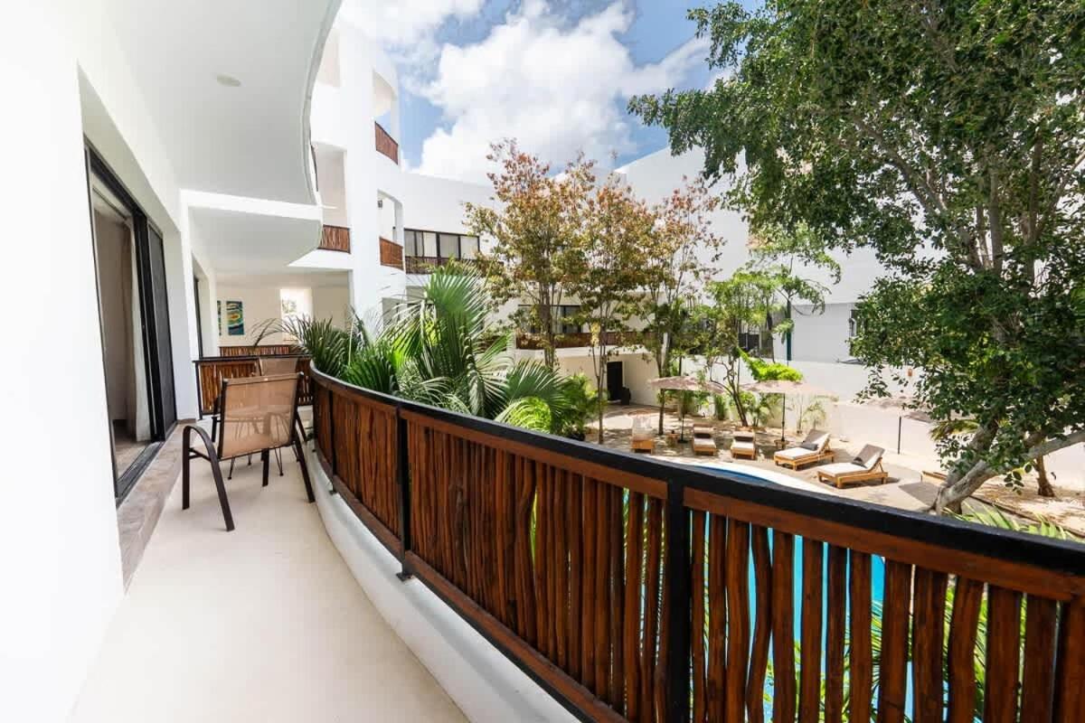 18-bed 9bd - Pool & Kitchen - Full Concierge Inn