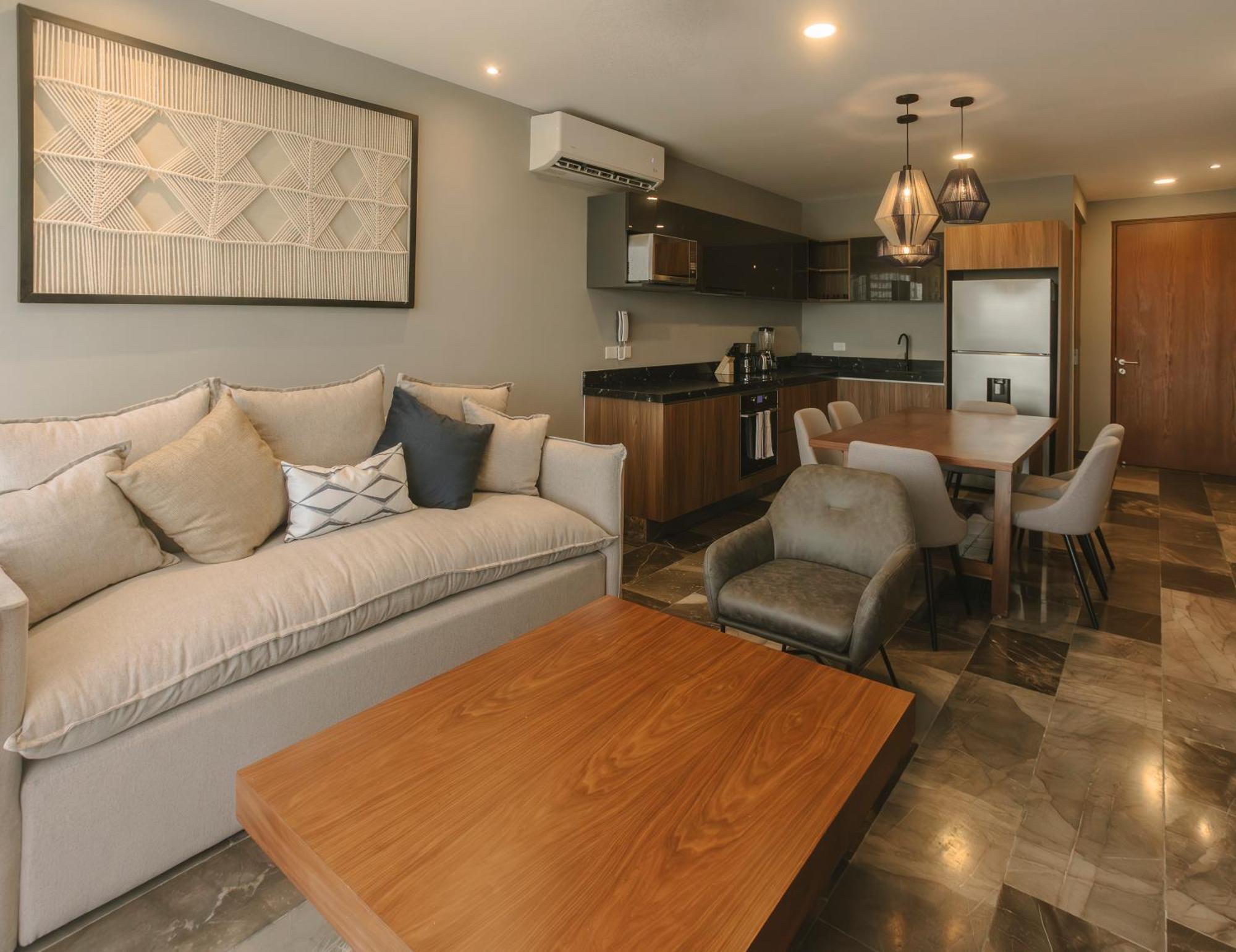 Luna Negra Penthouse 2br Apartment *