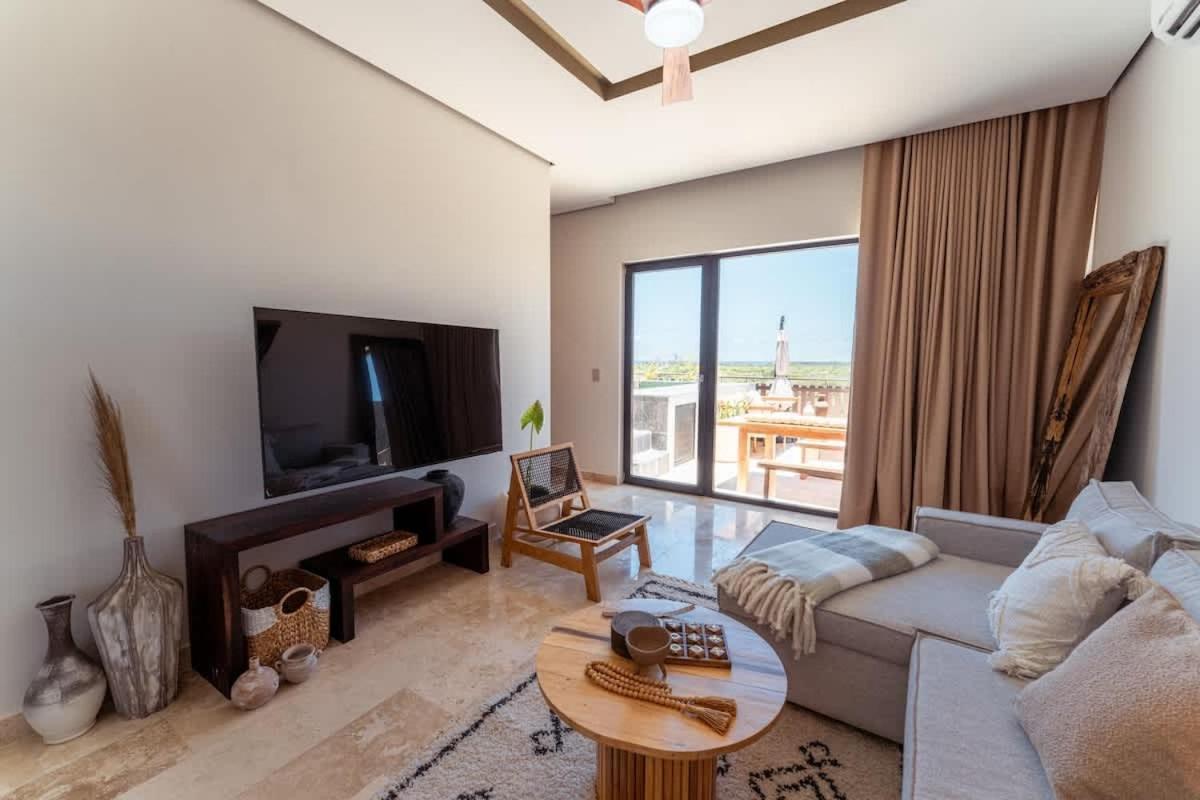 Amira - Stylish Penthouse With Rooftop Pool & Sea Horizon Apartment *