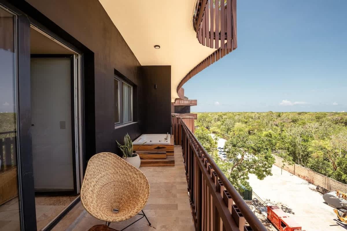 Amira - Stylish Penthouse With Rooftop Pool & Sea Horizon Apartment