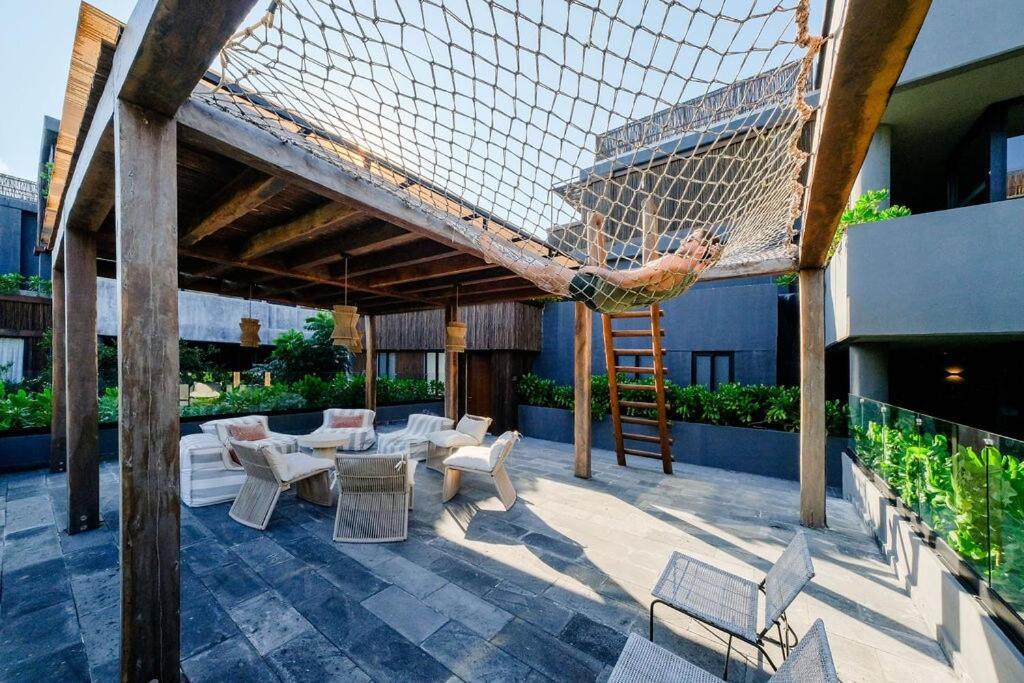 Apartment Serene Oasis 2br Huge Balcony Humana