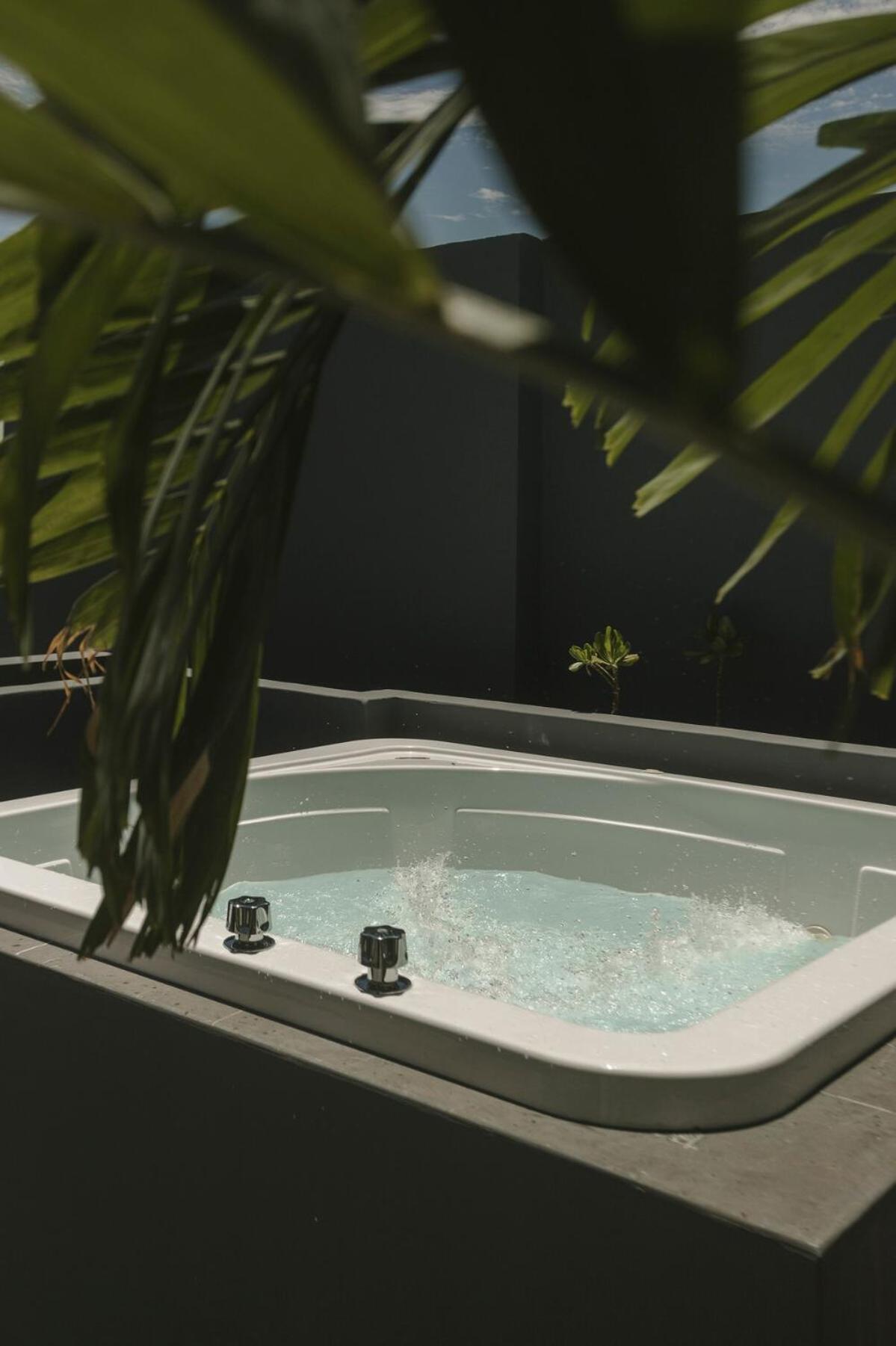 Luna Negra Penthouse 2br Apartment *