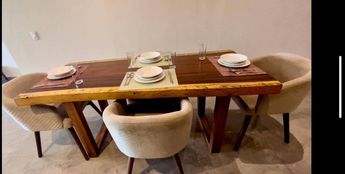 Apartment Jungle Panoramic View Ph With Club Shuttle & Gym *