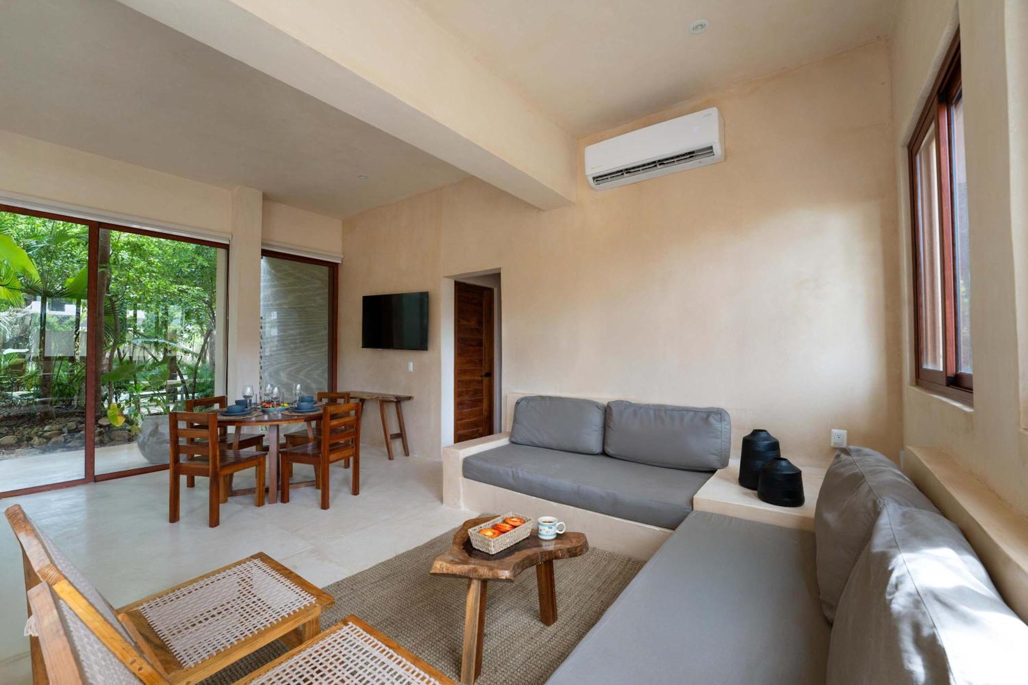 Luxe Ground-floor 3br Jungle Haven With Plunge Pool Сasa de vacaciones *