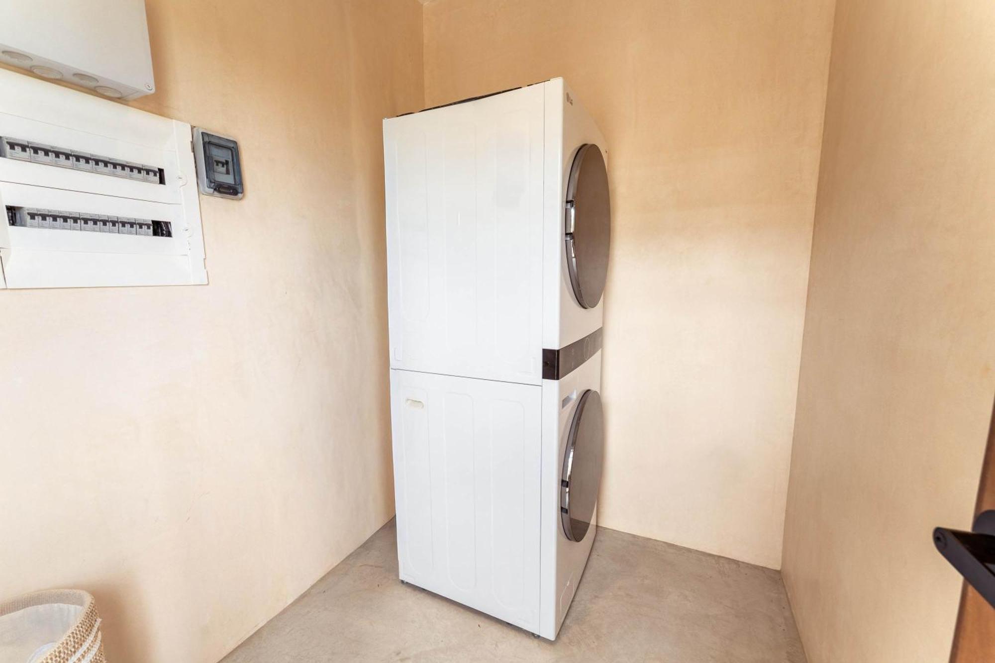 Chic 3br - 2 Pools With Rooftop Pool Modern Boho Design Villa