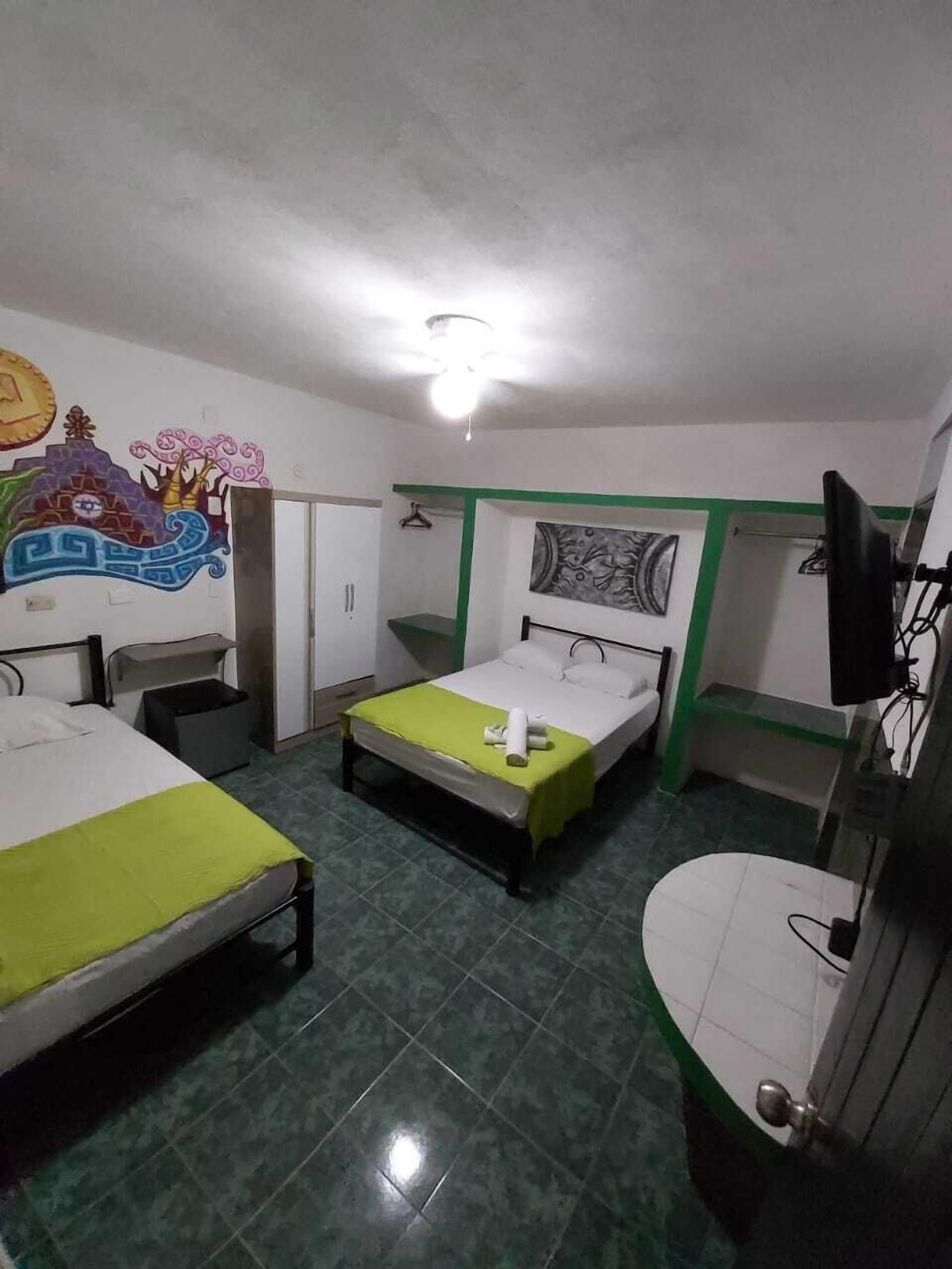 Emotion Avenida & Hostel