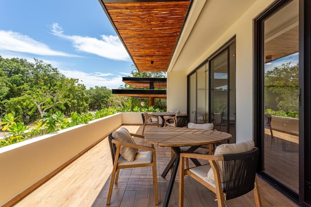 Chic And Cozy Close To The Beaches