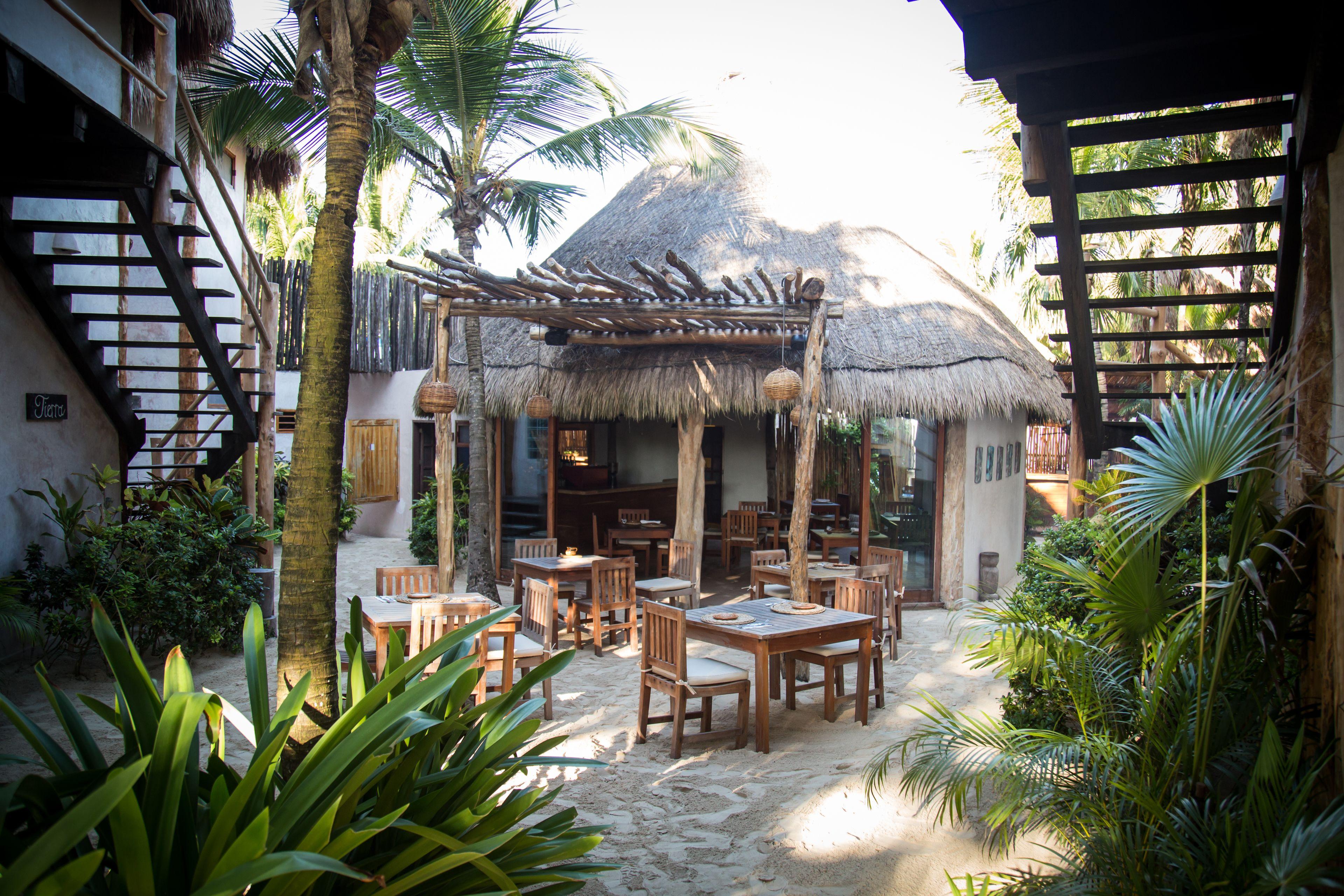 Hotel Encantada
