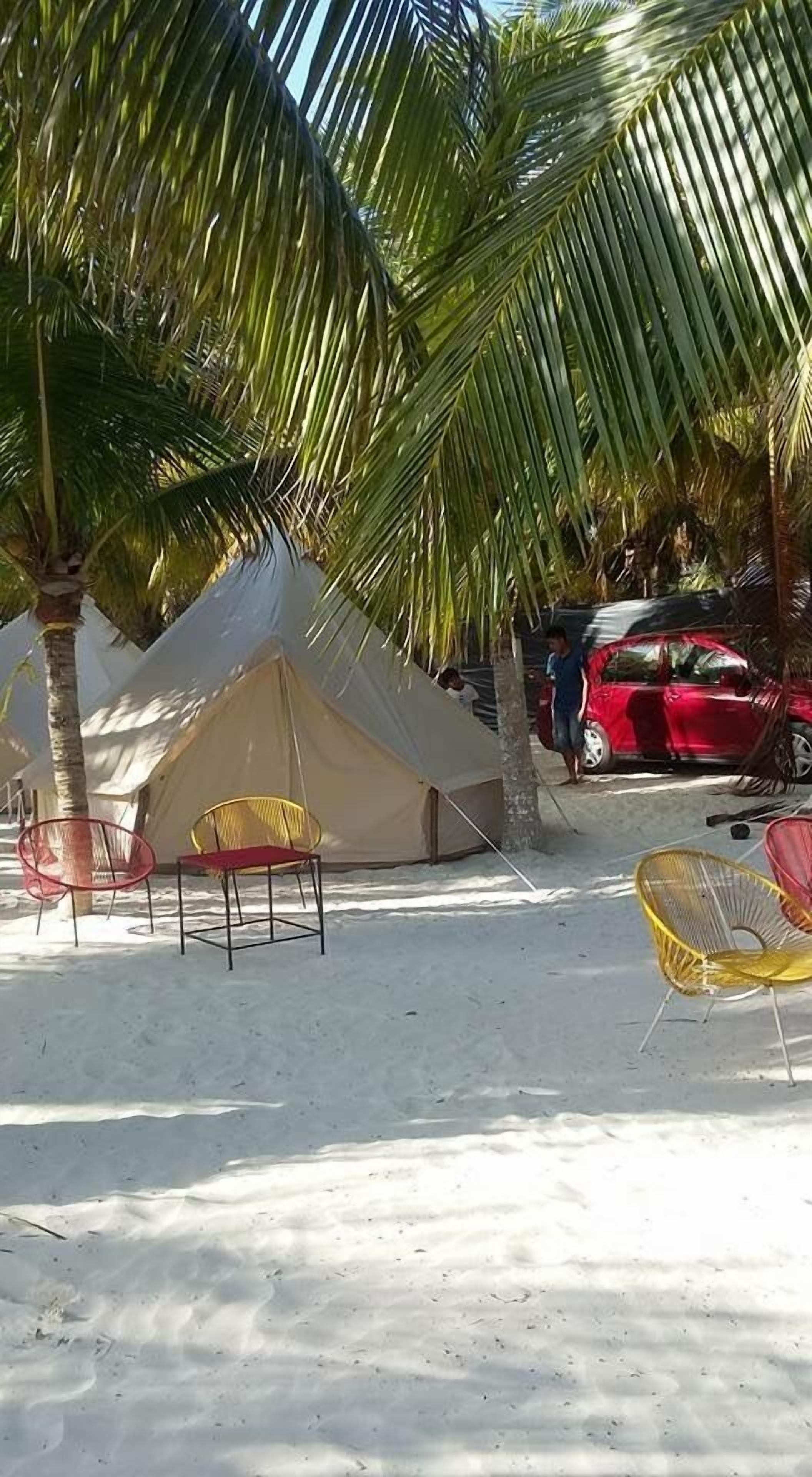 Playa Palmas Glamping Hotel