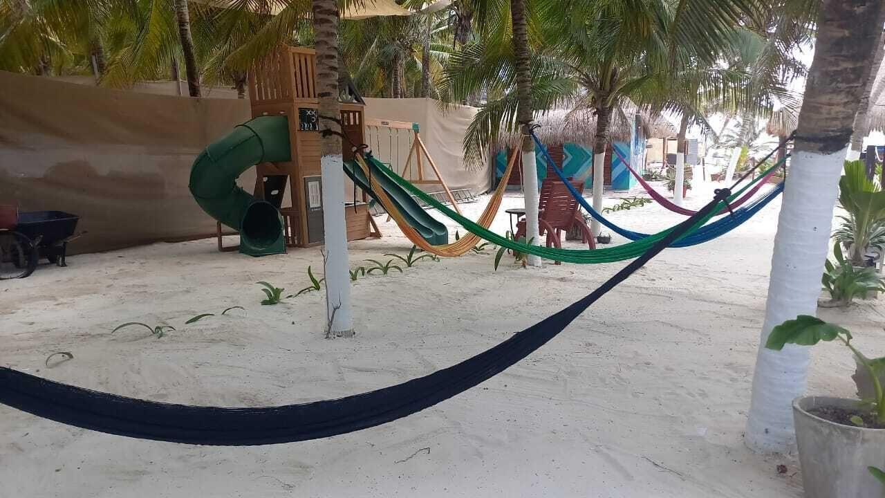 Playa Palmas Glamping