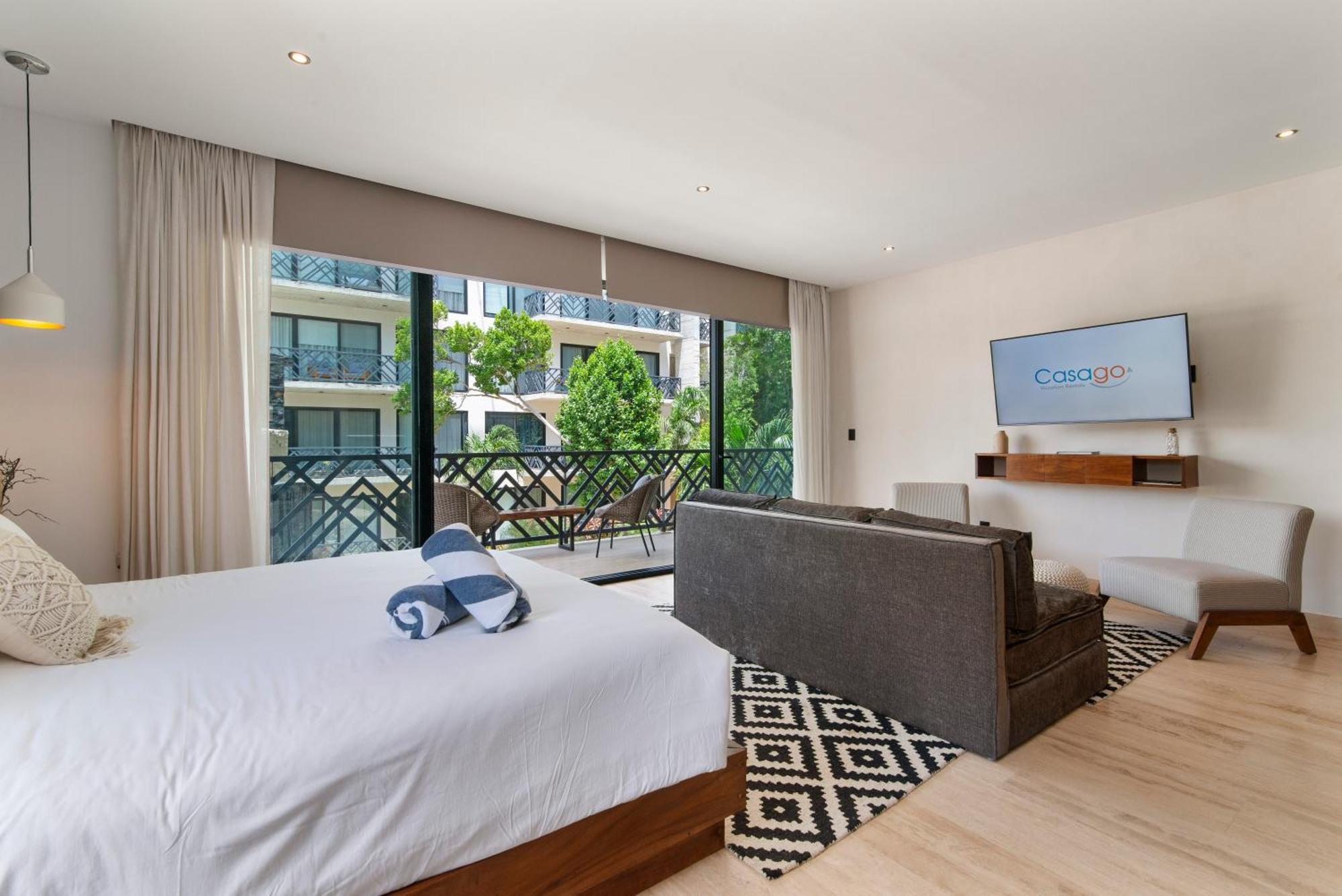 Holiday home Unwind | Private Balcony & Rooftop Pools | Casago