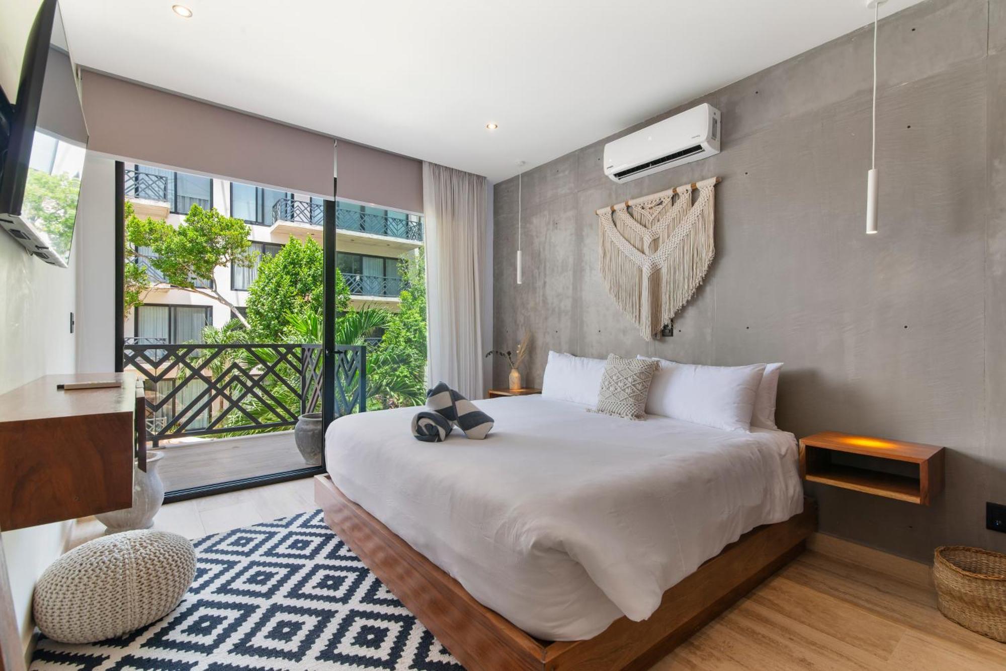 Holiday home Unwind | Private Balcony & Rooftop Pools | Casago