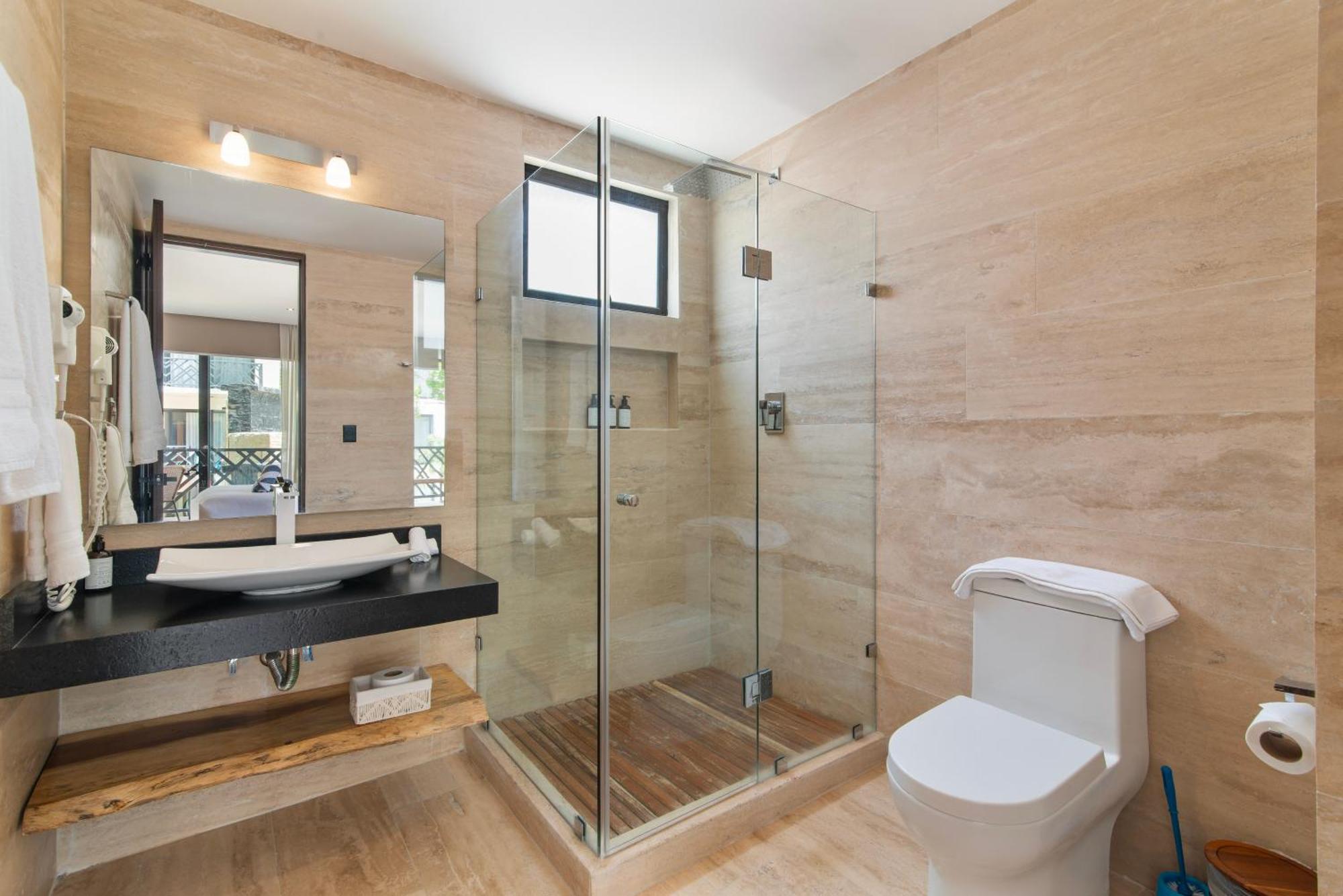 Unwind | Private Balcony & Rooftop Pools | Casago Holiday home *